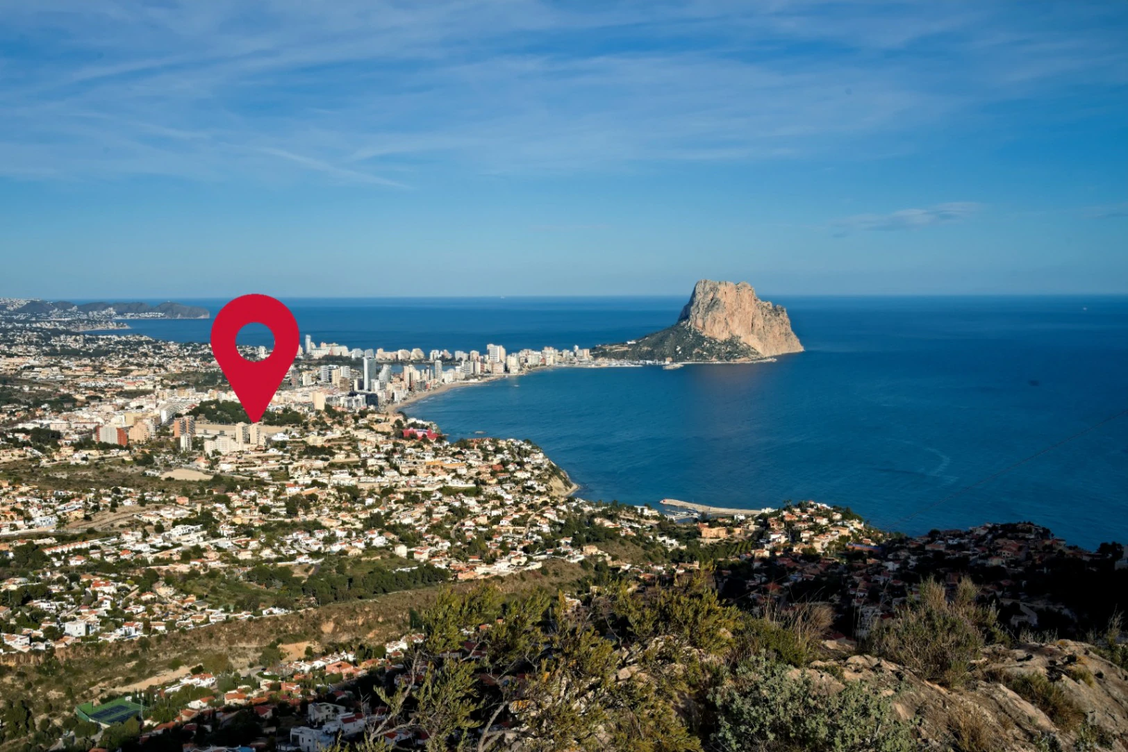 Ático Dúplex de Ensueño en Calpe: Un Balcón Privado al Mediterráneo