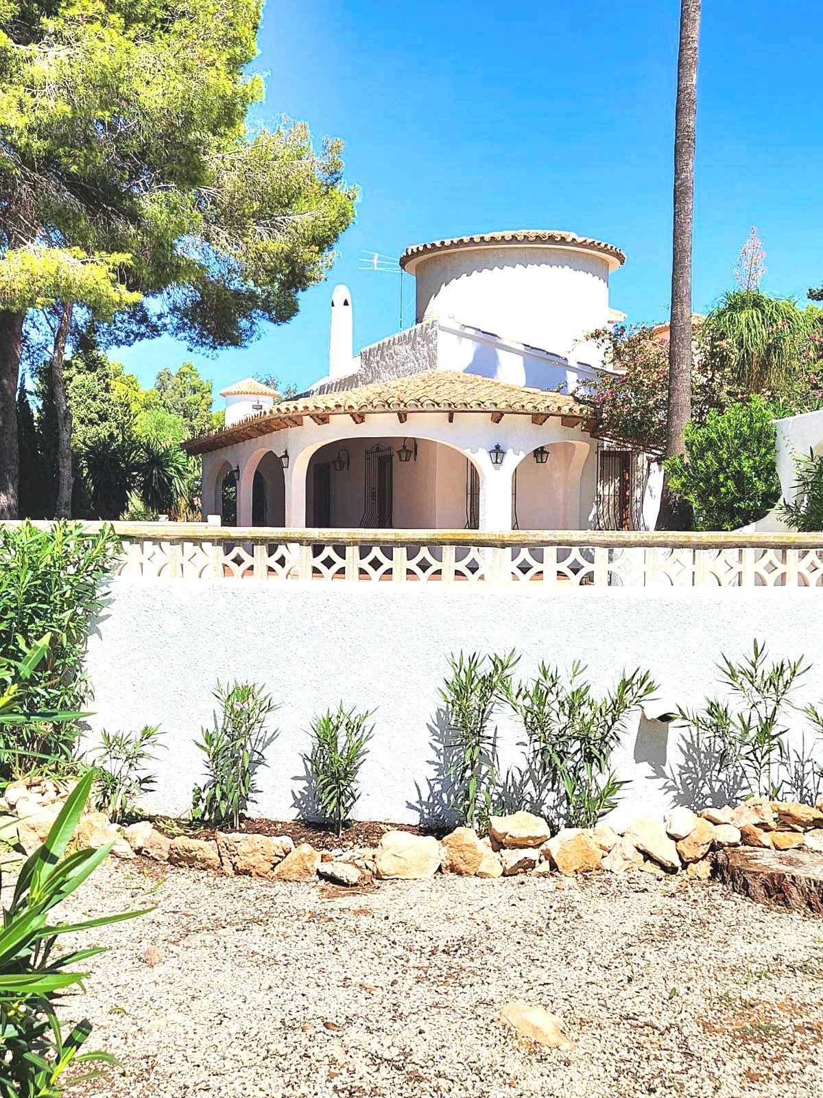 En zona de Los Pinos Si te identificas con el estilo mediterráneo...Esta es tu casa!!