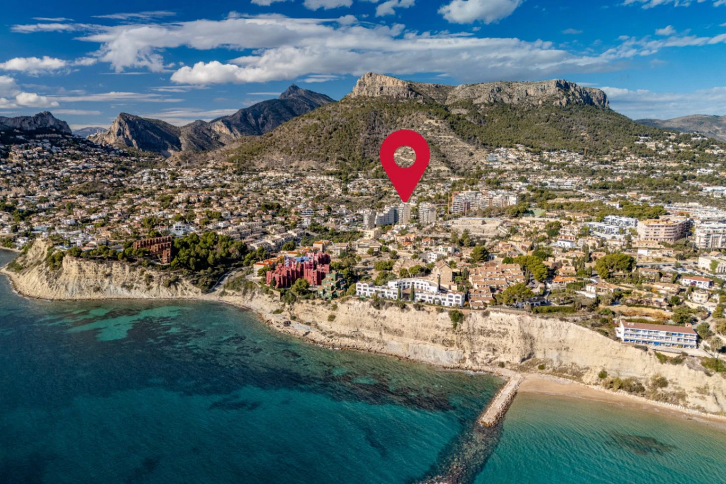 Ático Dúplex de Ensueño en Calpe: Un Balcón Privado al Mediterráneo