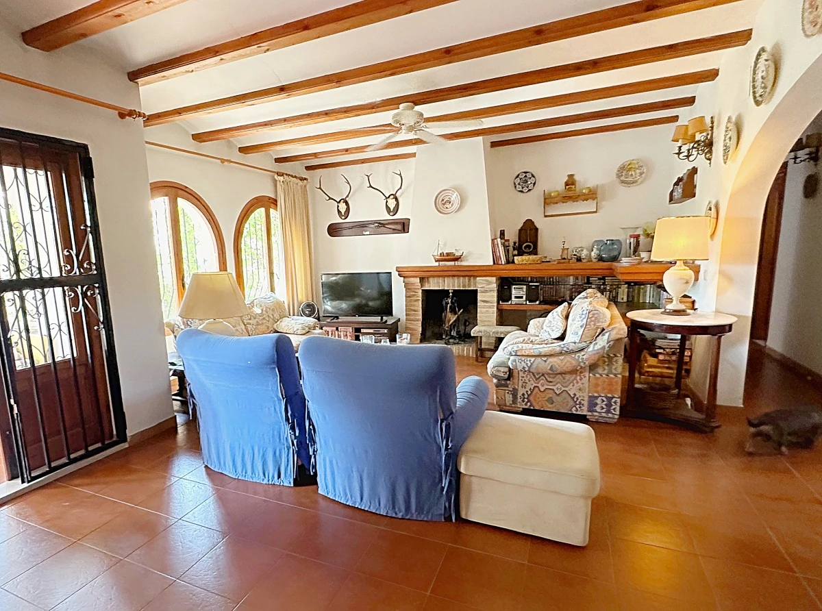 En zona de Los Pinos Si te identificas con el estilo mediterráneo...Esta es tu casa!!
