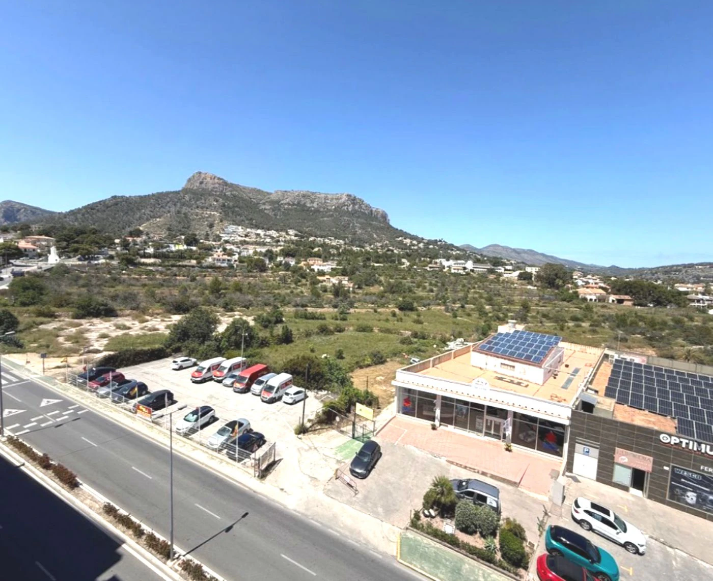 Amplitud y luz en el corazón de Calpe: El hogar perfecto para tu familia
