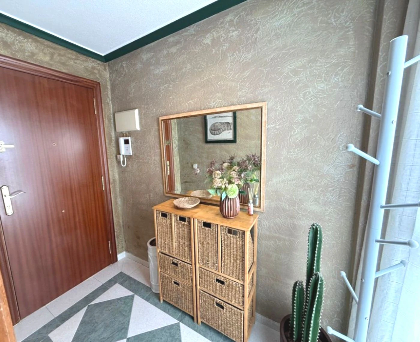 Amplitud y luz en el corazón de Calpe: El hogar perfecto para tu familia