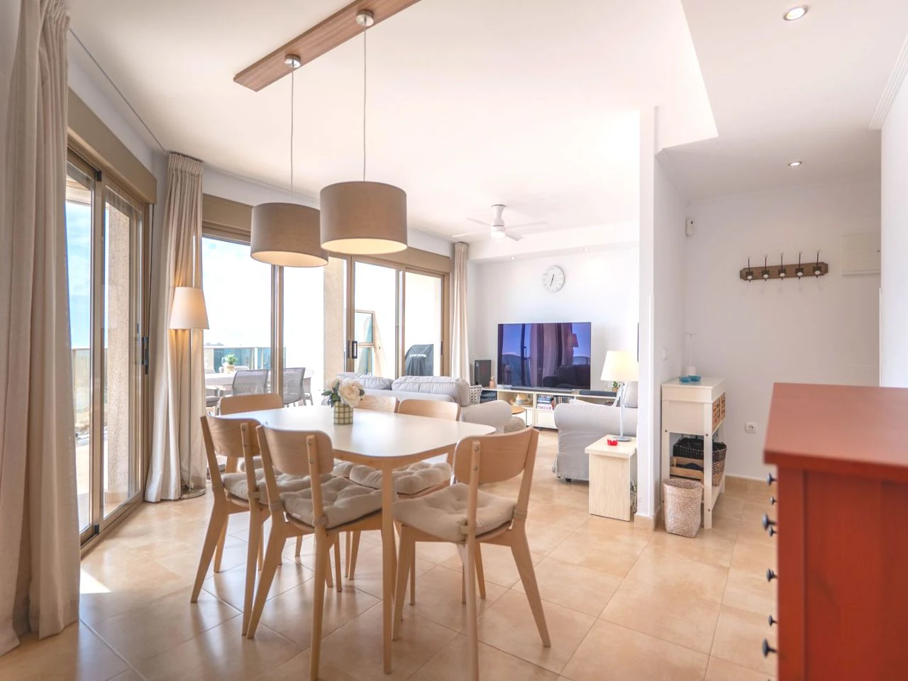 Impresionante Ático en Una Sola Planta con Vistas al Mar de 240° – Una Propiedad Verdaderamente Única en Calpe
