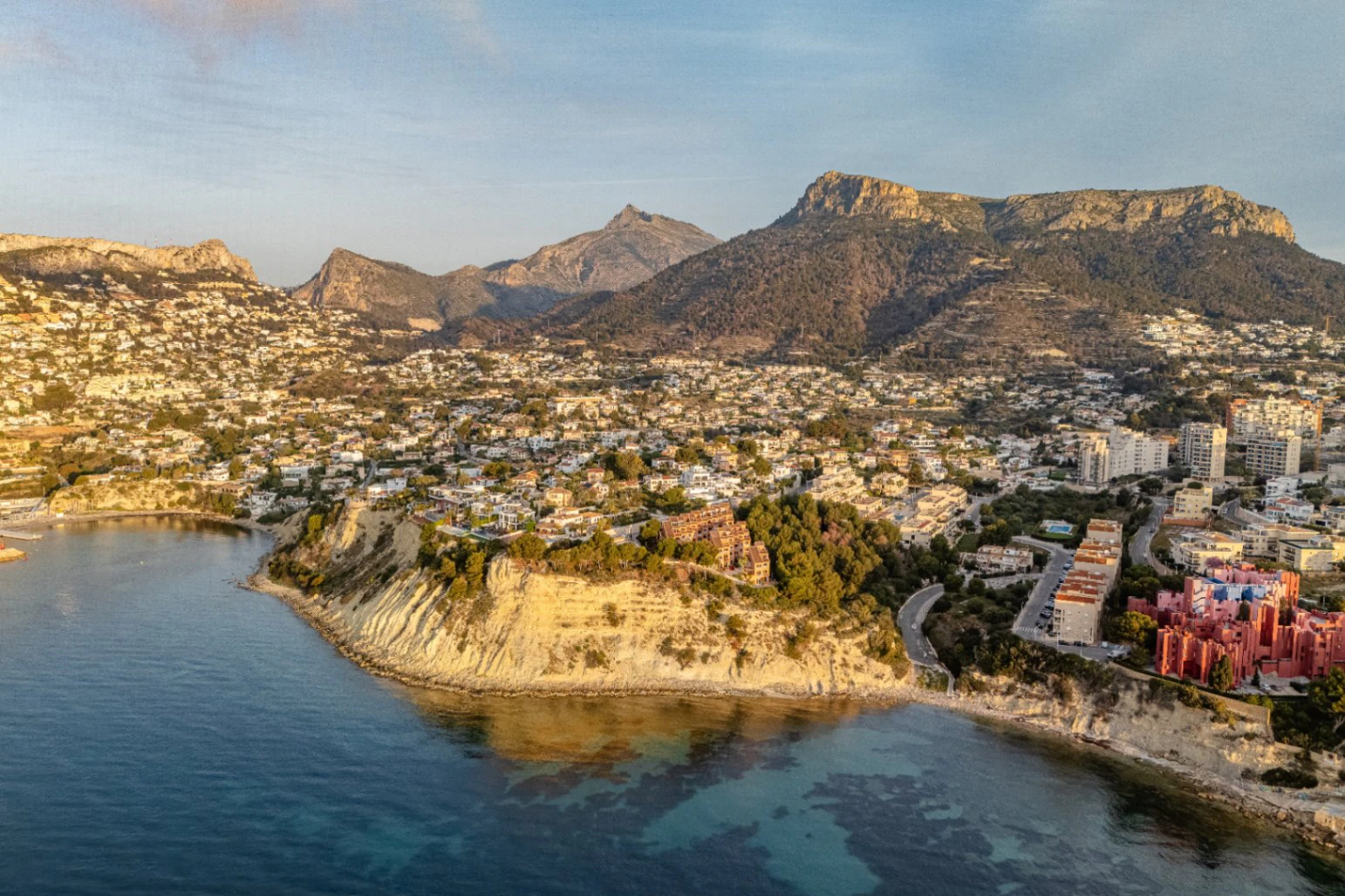 A447 - Penthouse duplex de rêve à Calpe : Un balcon privé sur la Méditerranée