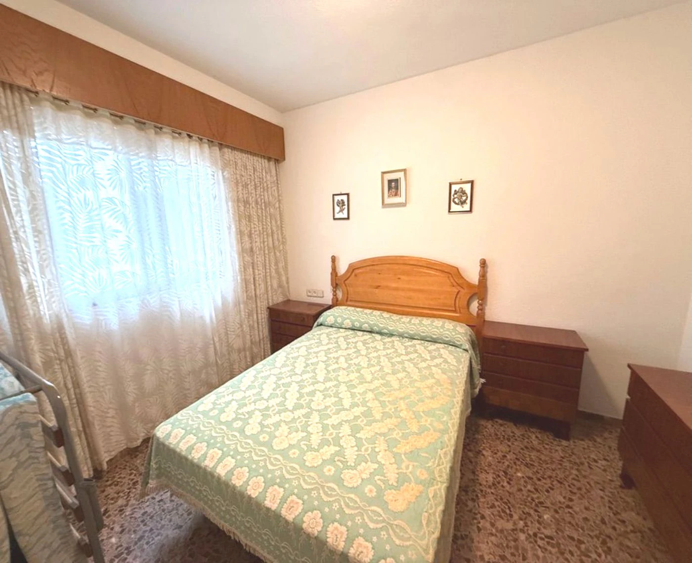 A442 - Emplacement idéal : grand appartement central à Calpe