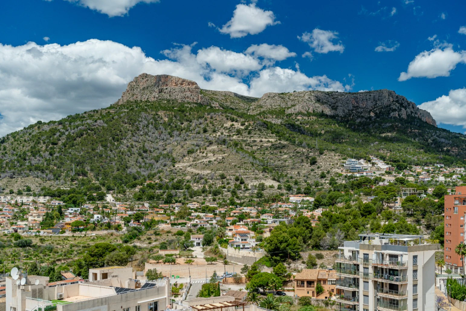 A447 - Penthouse duplex de rêve à Calpe : Un balcon privé sur la Méditerranée
