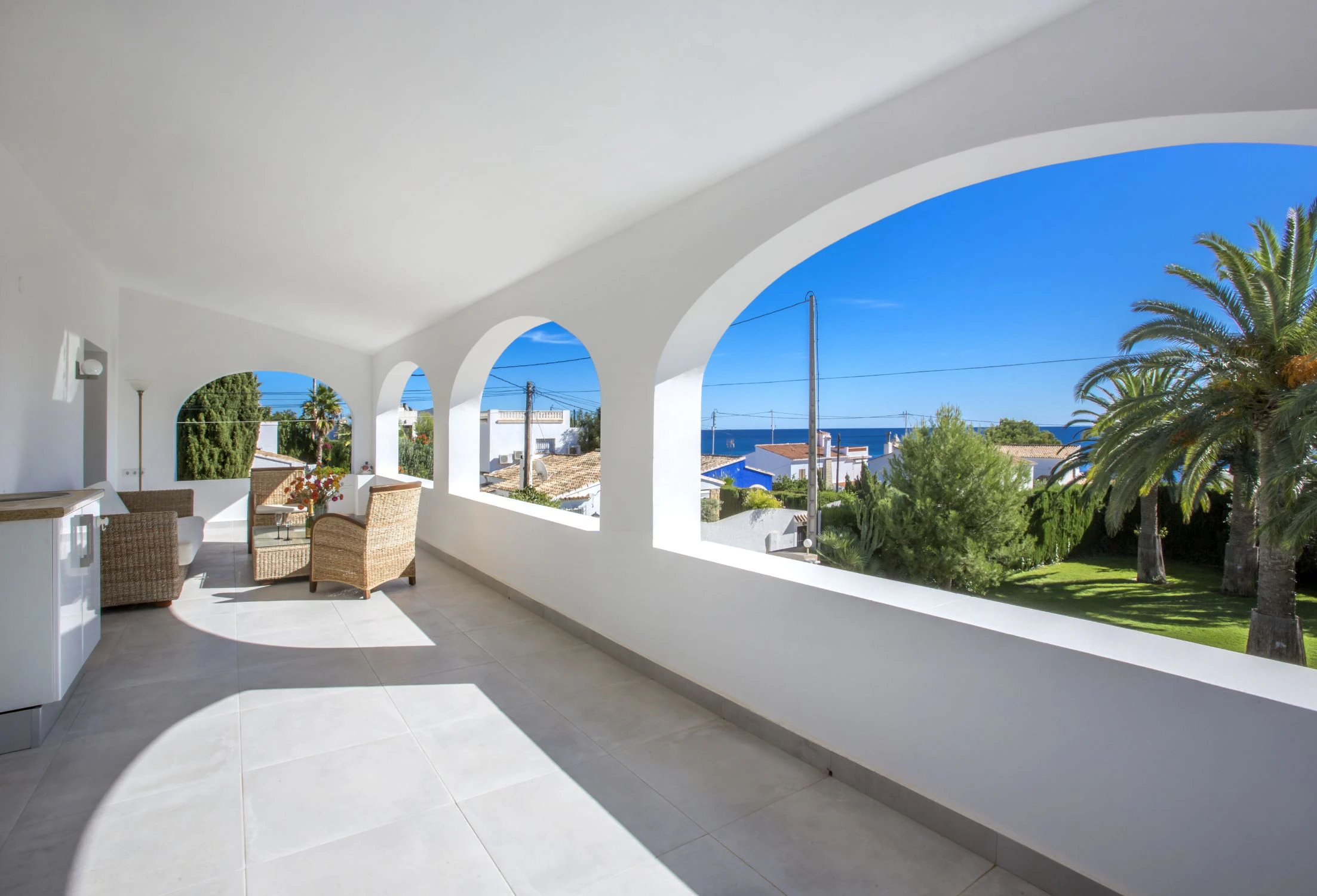 C401C - Villa avec une vue magnifique sur la mer à 100 mètres de la mer.