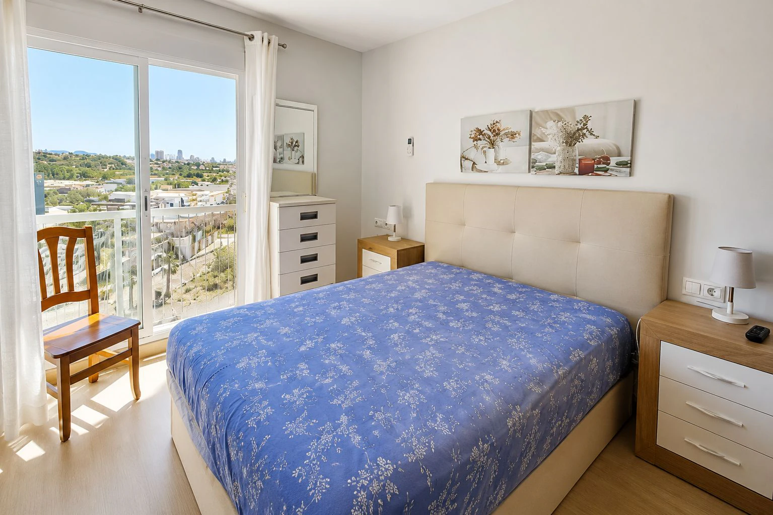 A454 - Lumière, espace et emplacement parfait au cœur de Calpe : la maison idéale pour votre famille