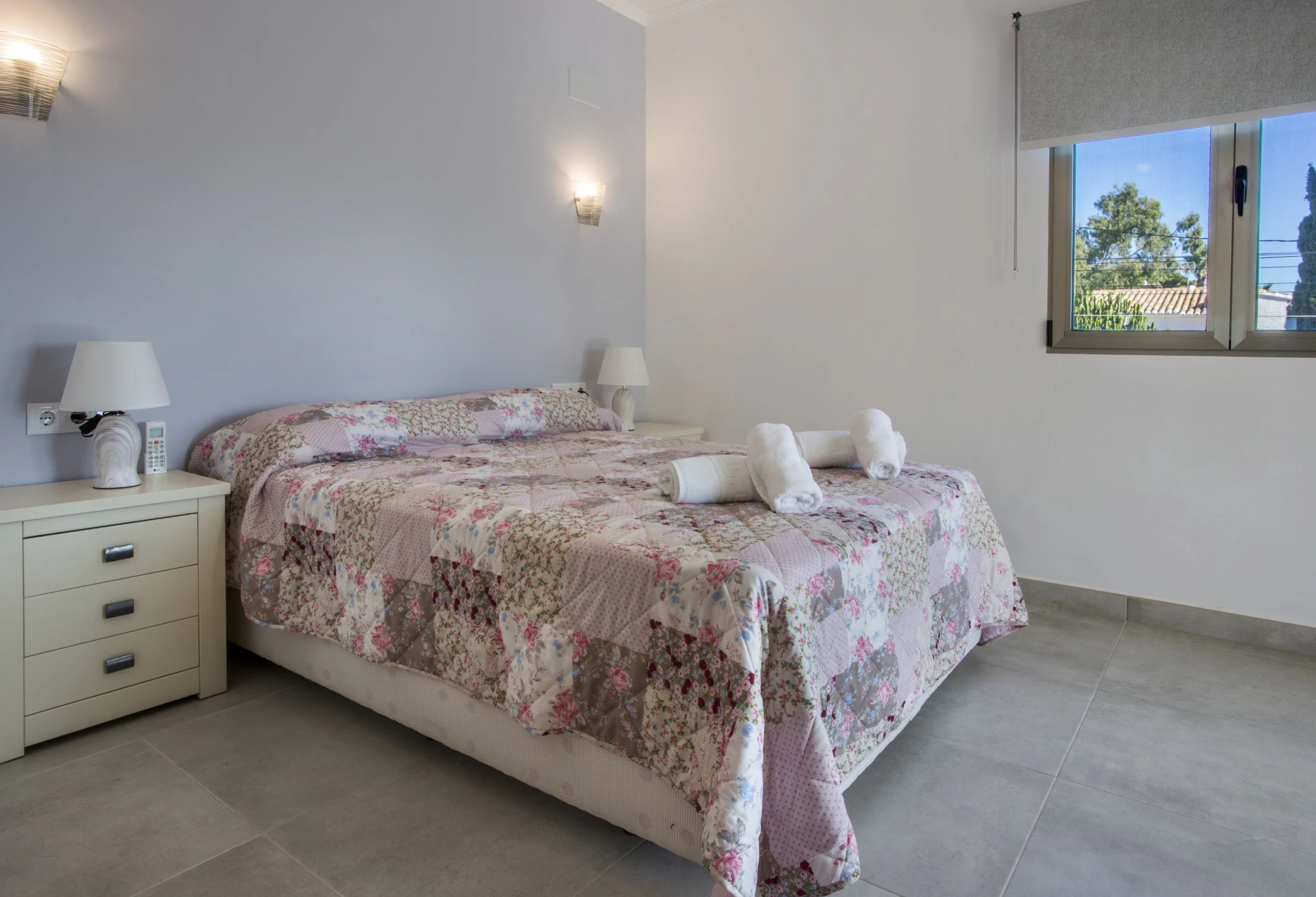 C401C - Villa avec une vue magnifique sur la mer à 100 mètres de la mer.