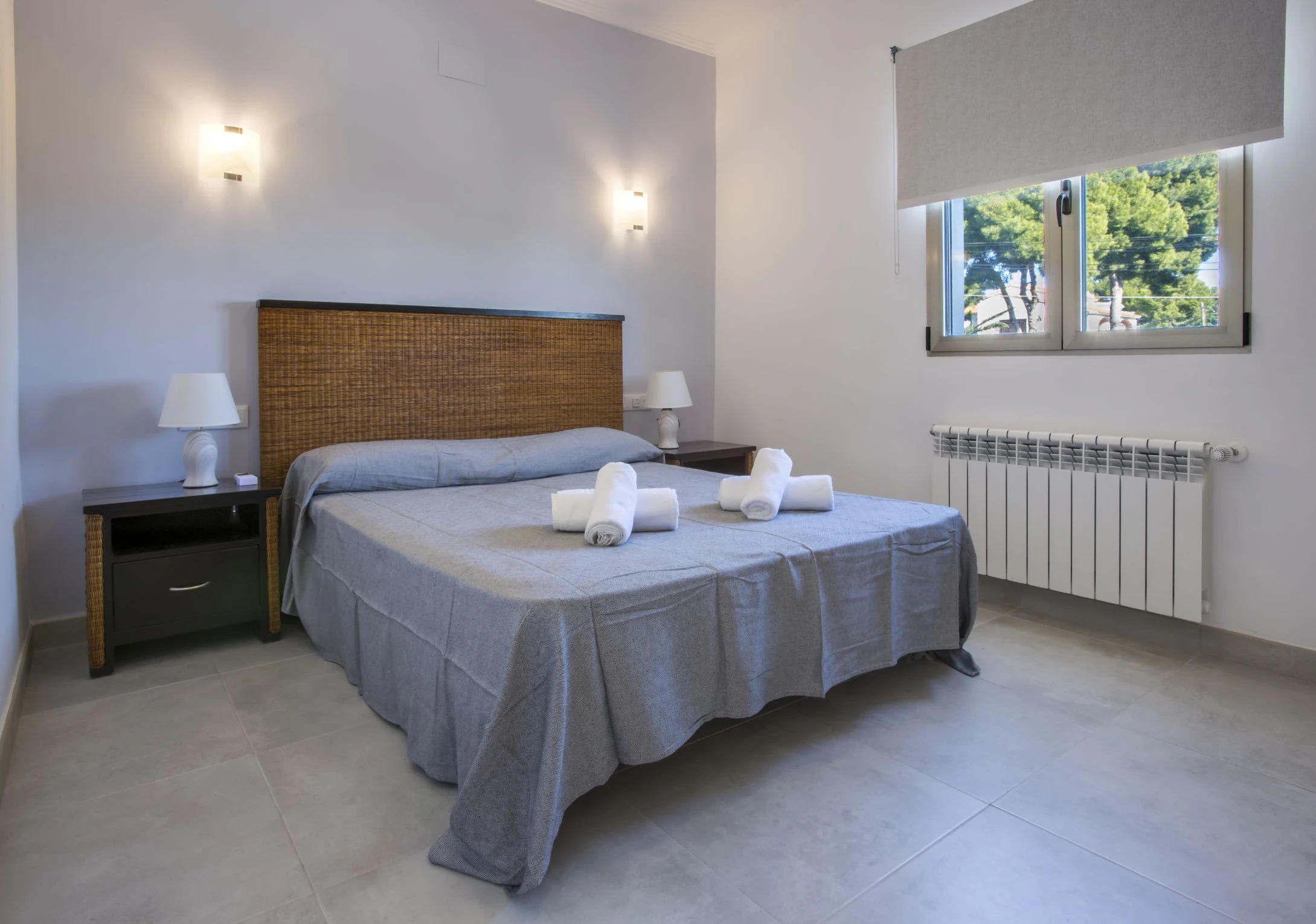 C401C - Villa avec une vue magnifique sur la mer à 100 mètres de la mer.