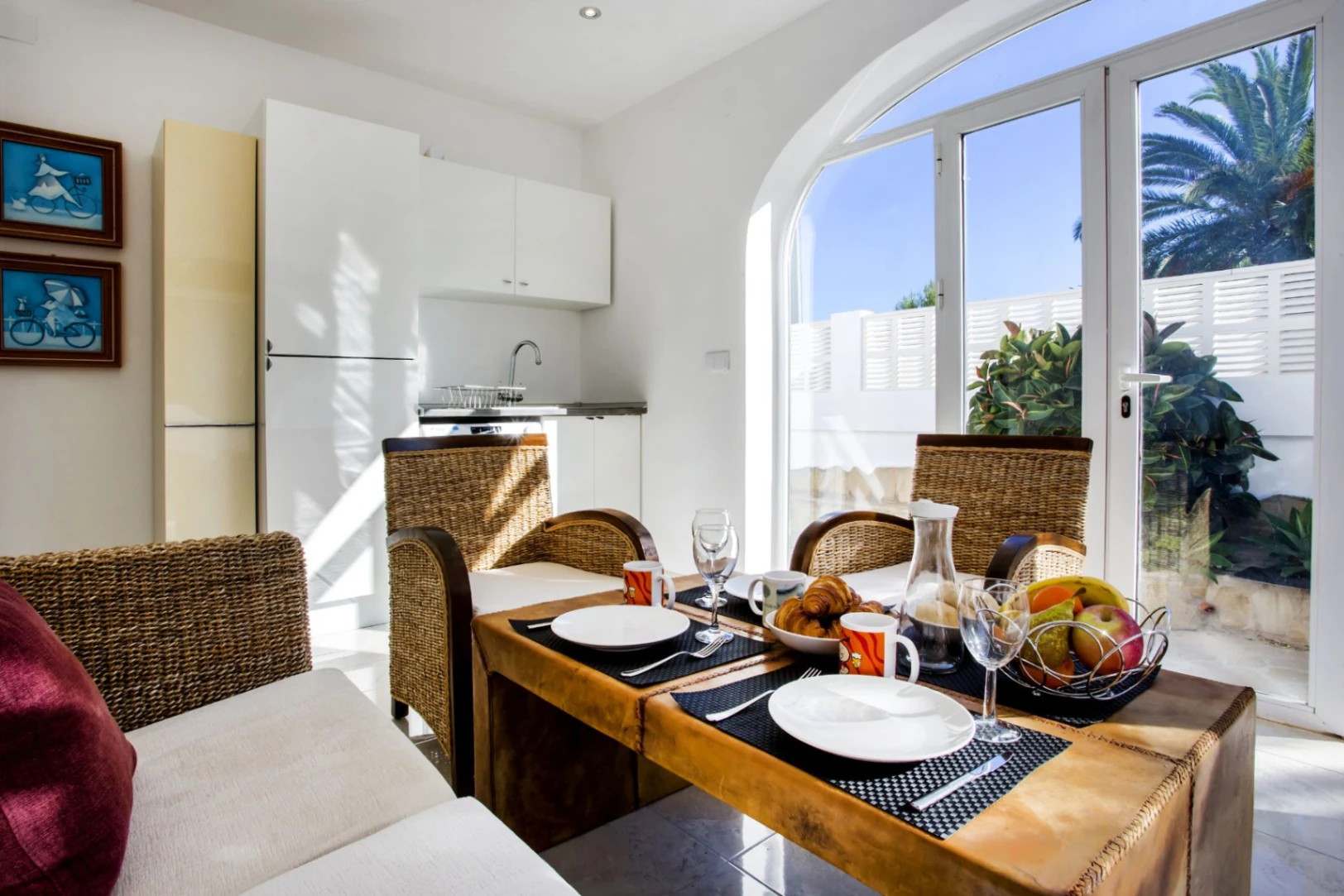 C401C - Villa avec une vue magnifique sur la mer à 100 mètres de la mer.