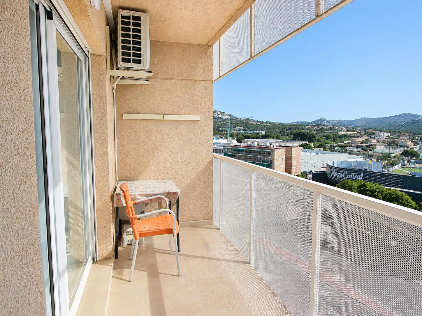 A454 - Lumière, espace et emplacement parfait au cœur de Calpe : la maison idéale pour votre famille