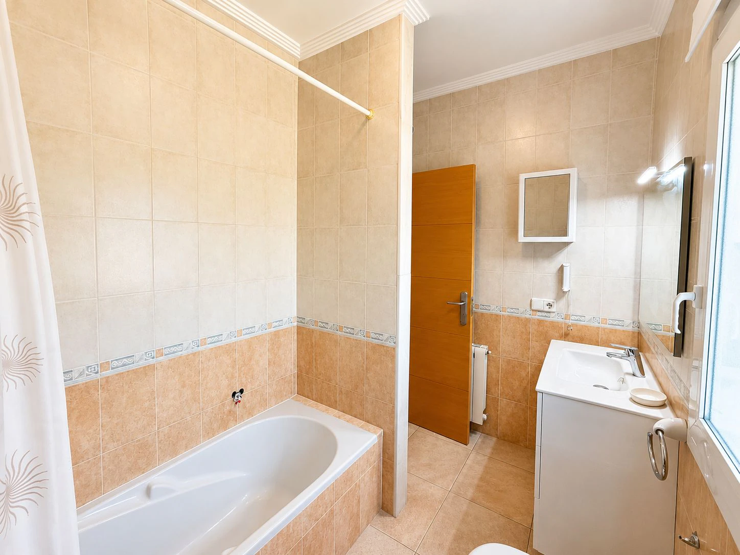 Bungalow con encanto, amplia terraza y piscina comunitaria en una de las mejores zonas de Calpe