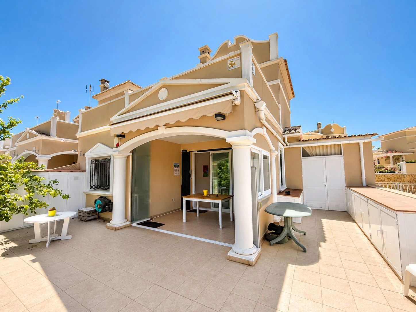 B436 - Bungalow con encanto, amplia terraza y piscina comunitaria en una de las mejores zonas de Calpe