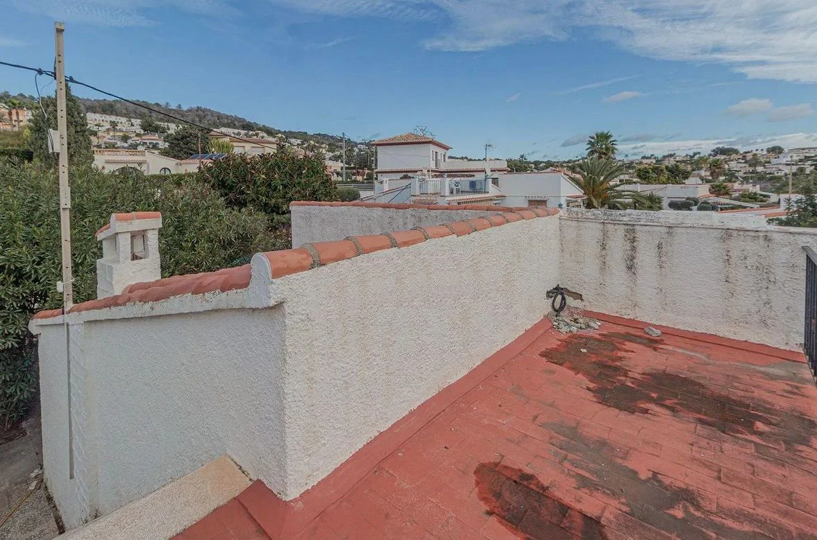 OG1GQHW6M - Oportunidad Única en Calpe: Chalet Independiente con Gran Potencial