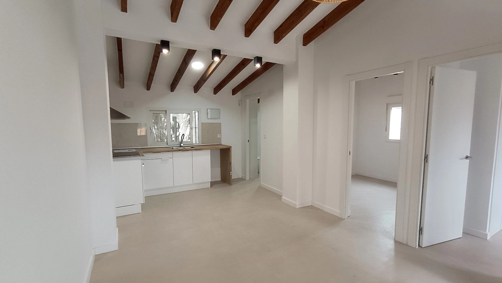 OG1GQHW6M - Oportunidad Única en Calpe: Chalet Independiente con Gran Potencial