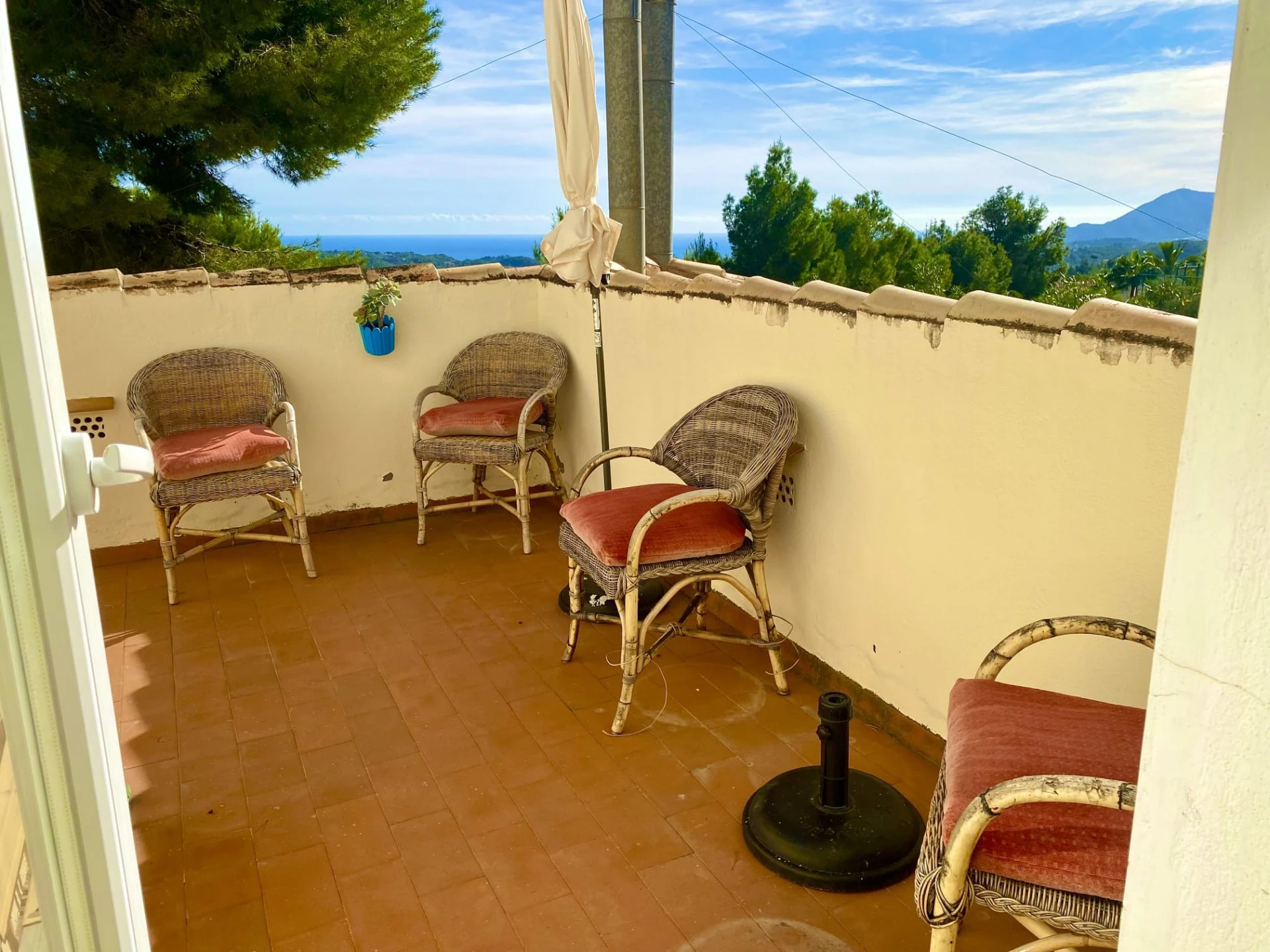 OG1JOAWGE - Refugio de Paz y Elegancia con Vistas al Mar en Callosa de Ensarriá