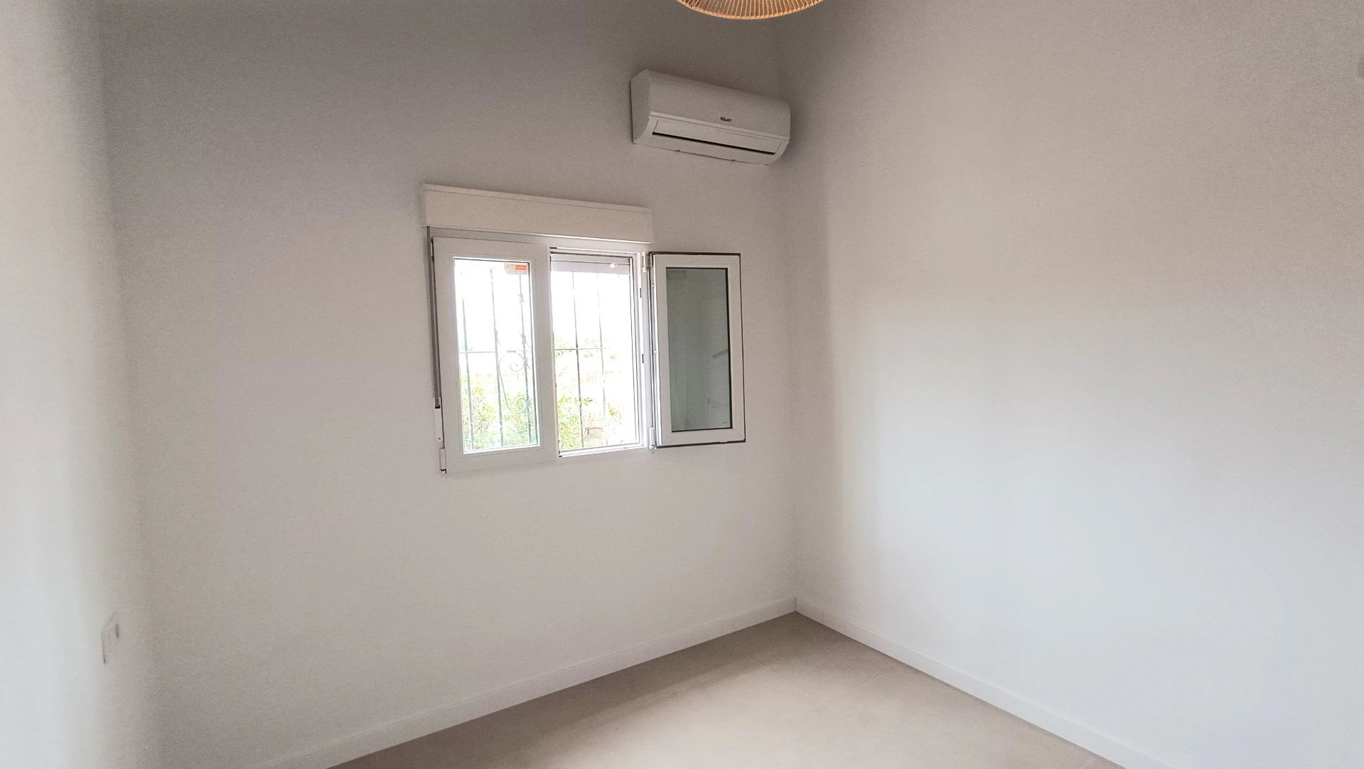 OG1GQHW6M - Oportunidad Única en Calpe: Chalet Independiente con Gran Potencial