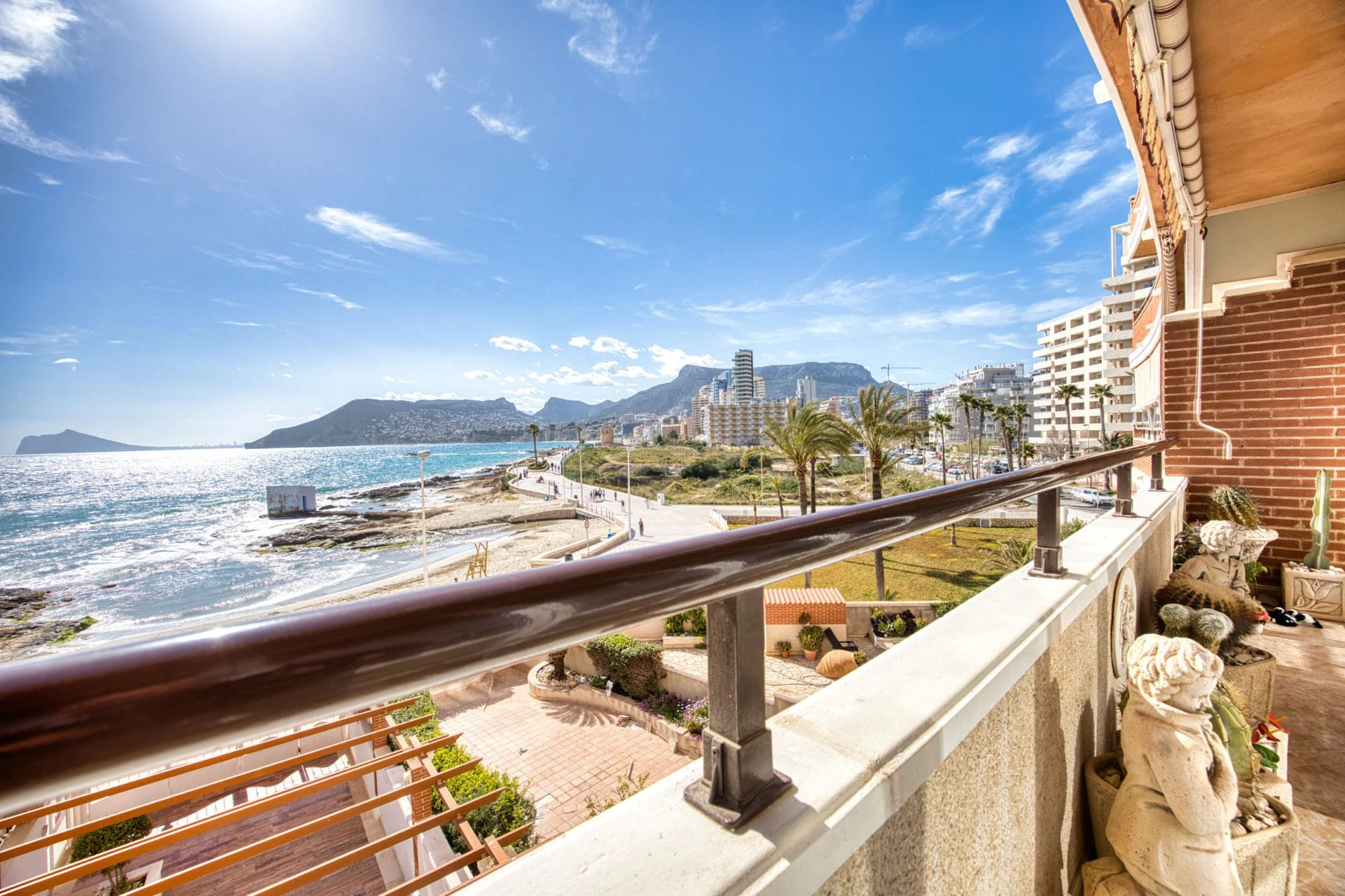 OG1KUDZV3 - ¡Vistas Infinitas al Mediterráneo! En Exclusiva: Apartamento Frontal de Playa en Calpe.