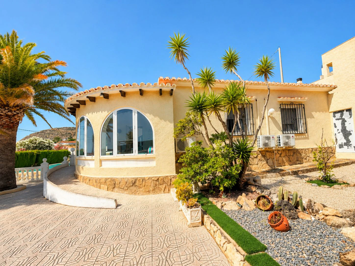 C428 - Villa de ensueño en La Canuta con vistas al mar y al Peñón de Ifach