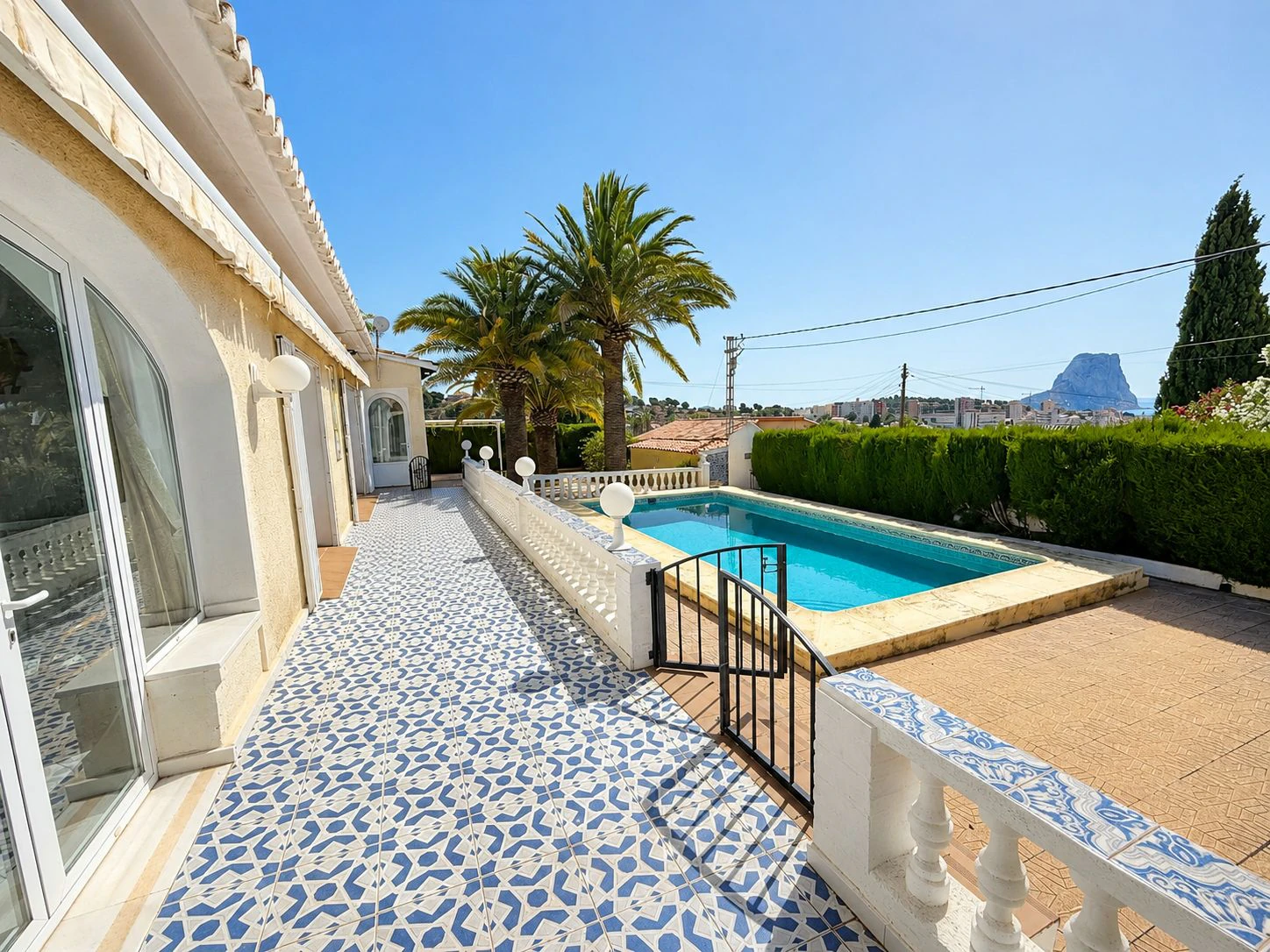 C428 - Villa de ensueño en La Canuta con vistas al mar y al Peñón de Ifach
