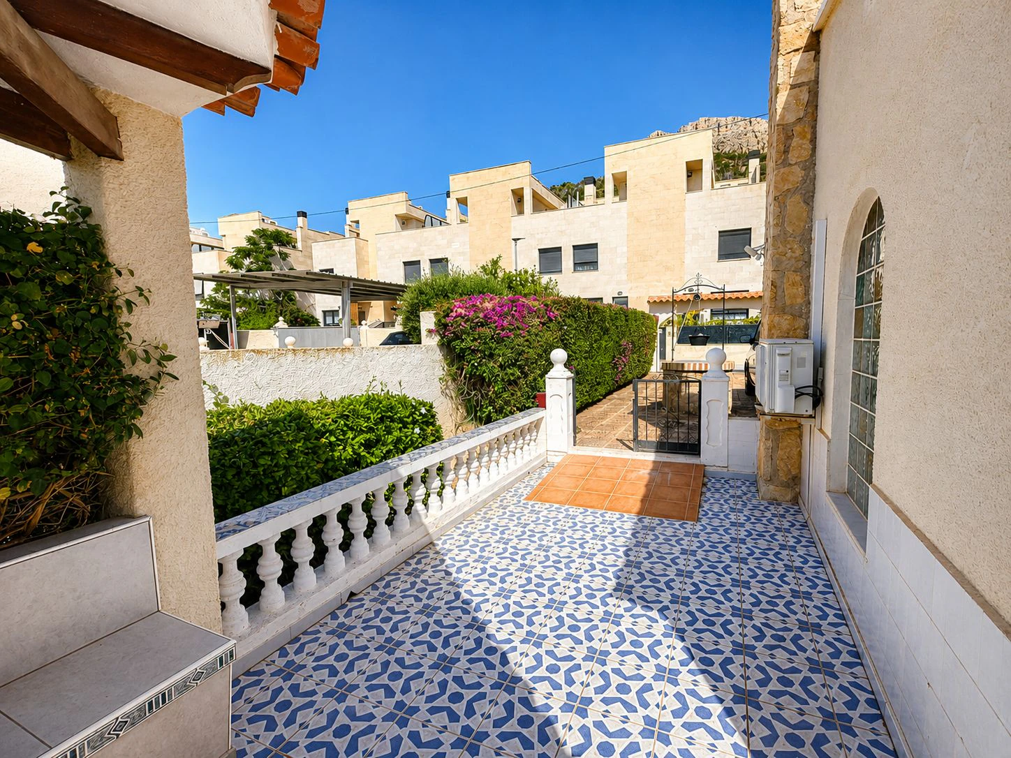 C428 - Villa de ensueño en La Canuta con vistas al mar y al Peñón de Ifach