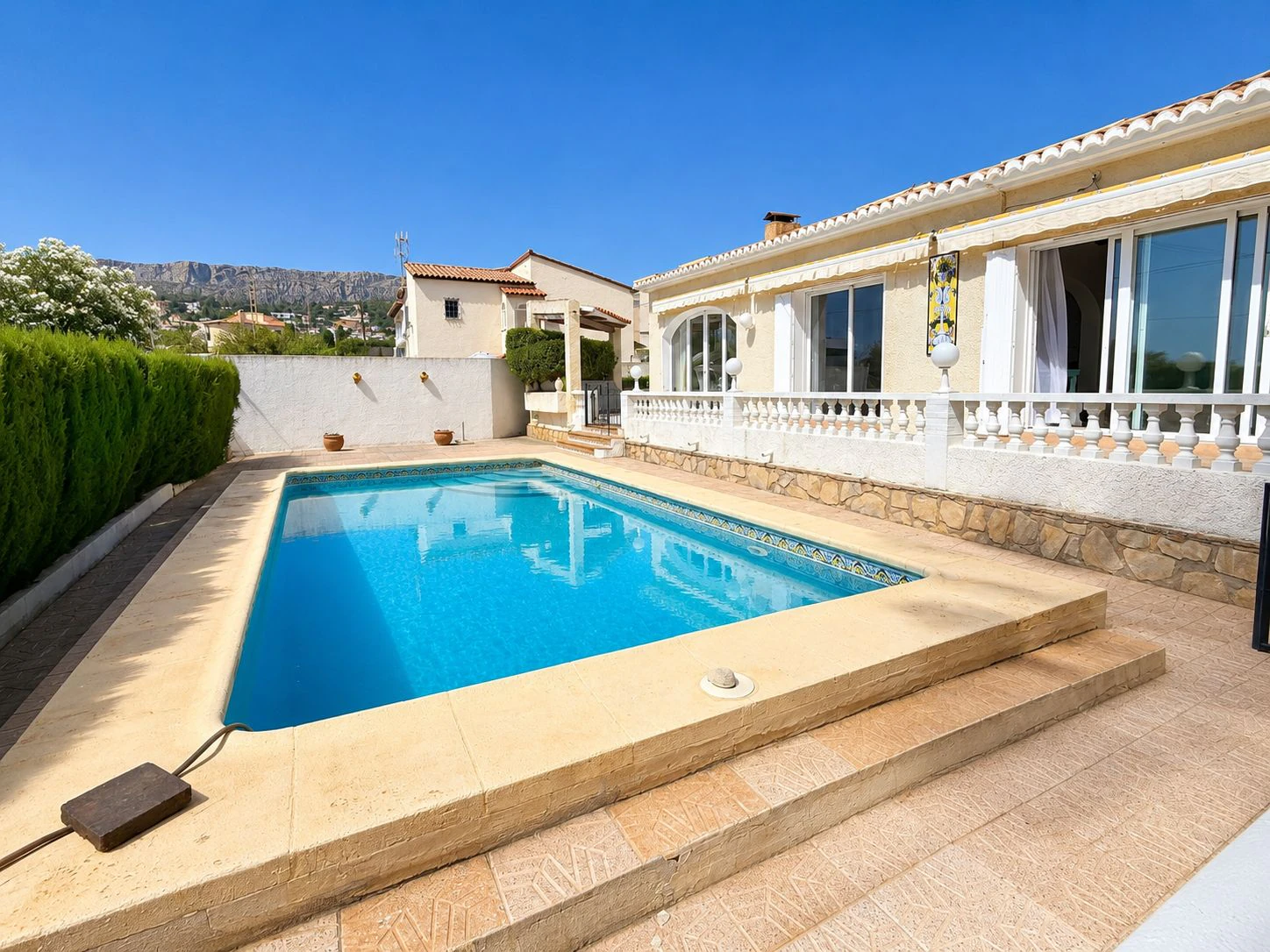C428 - Villa de ensueño en La Canuta con vistas al mar y al Peñón de Ifach
