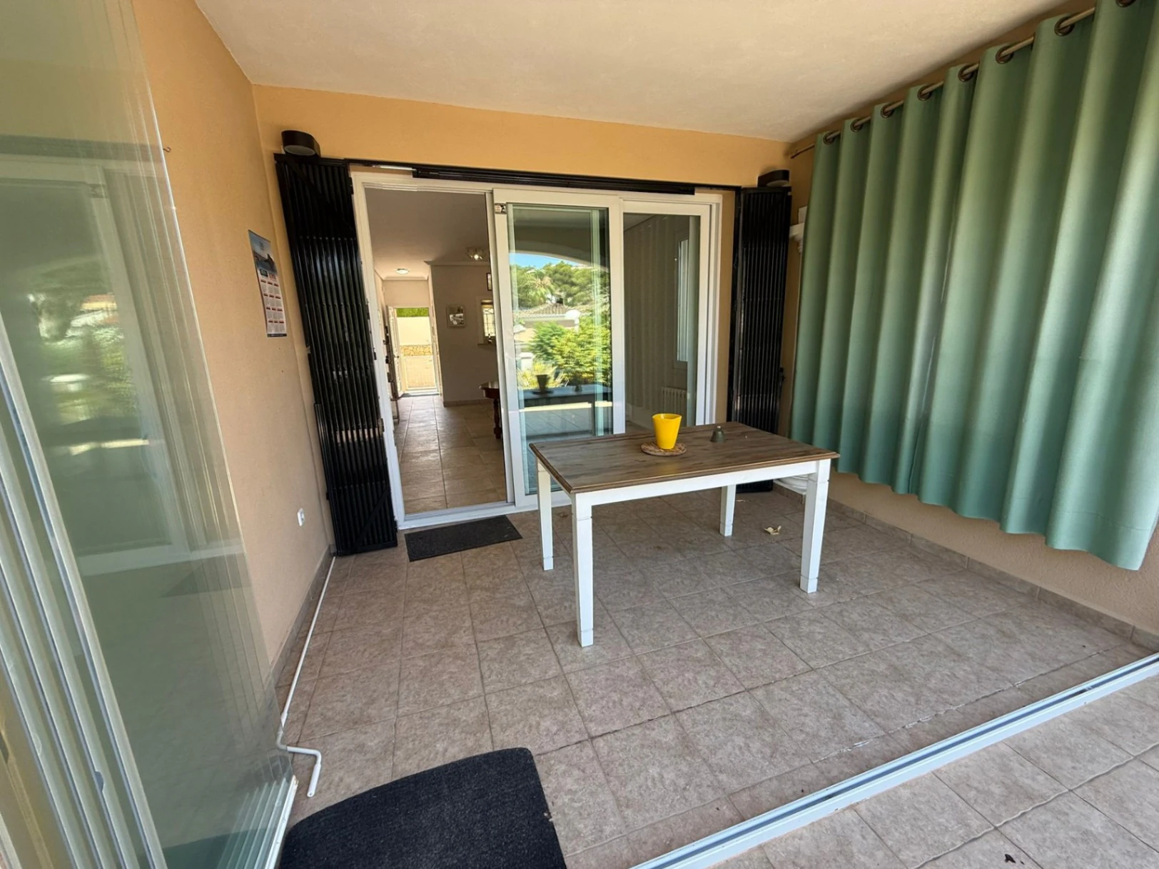 Bungalow con encanto, amplia terraza y piscina comunitaria en una de las mejores zonas de Calpe