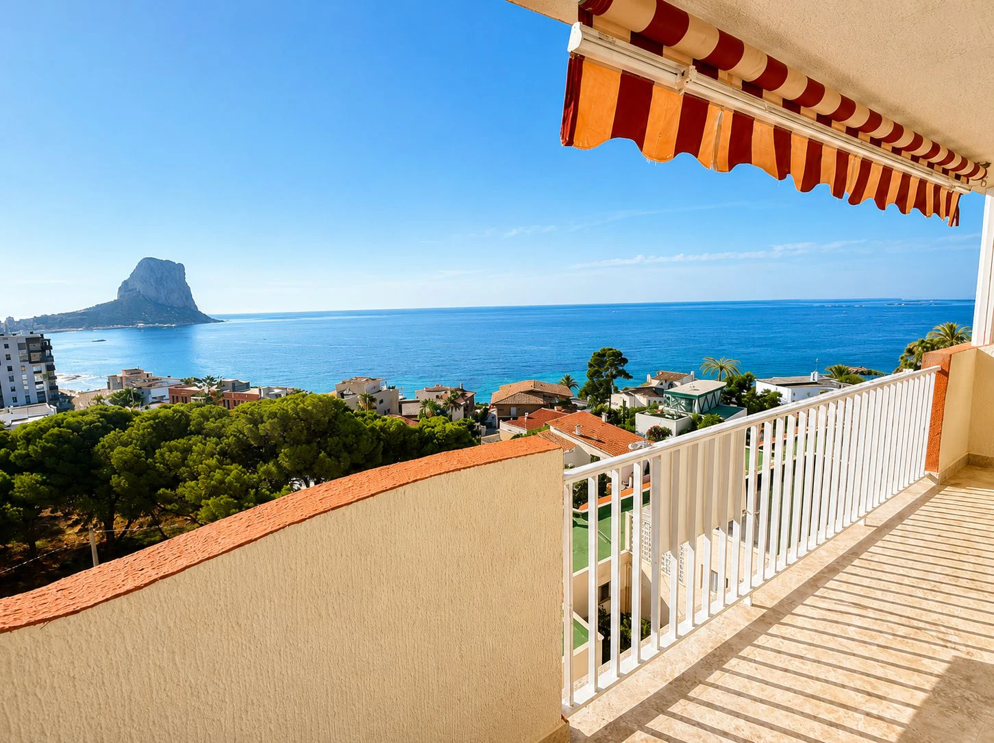 Vive en Calpe: apartamento con terraza y piscina cerca del mar