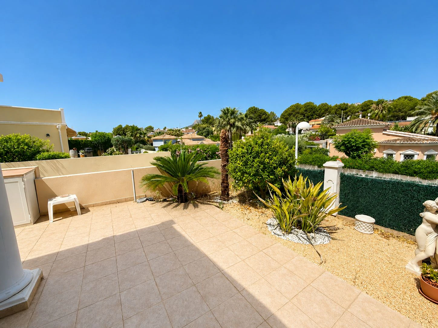 B436 - Bungalow con encanto, amplia terraza y piscina comunitaria en una de las mejores zonas de Calpe