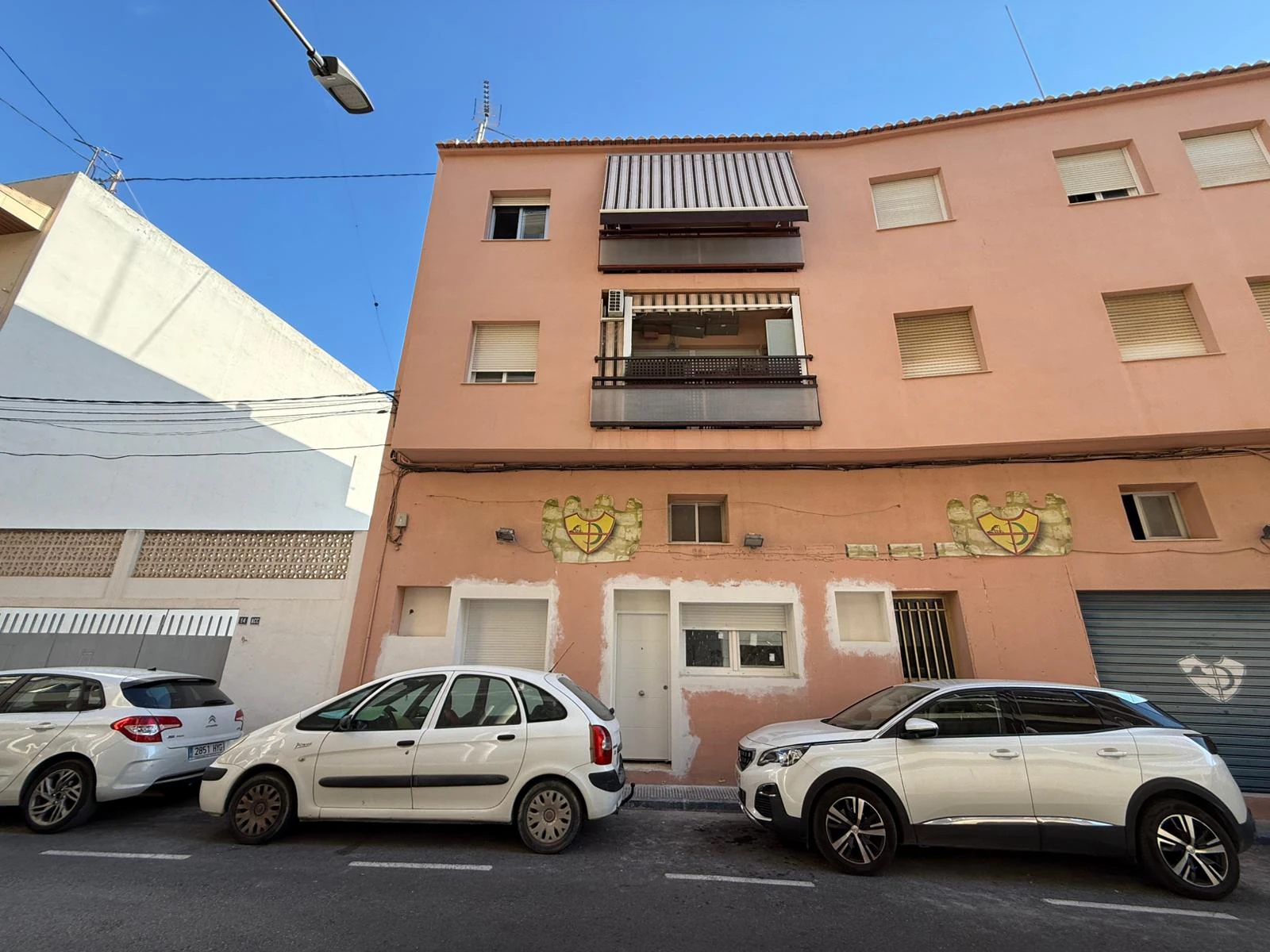 Oportunidad Única: Planta Baja Convertida en Vivienda Moderna