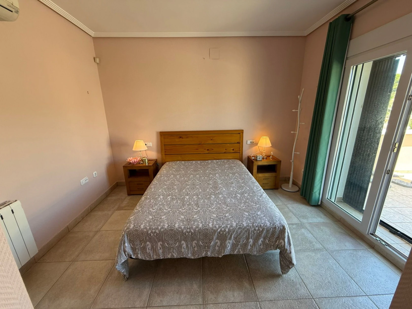 B436 - Bungalow con encanto, amplia terraza y piscina comunitaria en una de las mejores zonas de Calpe