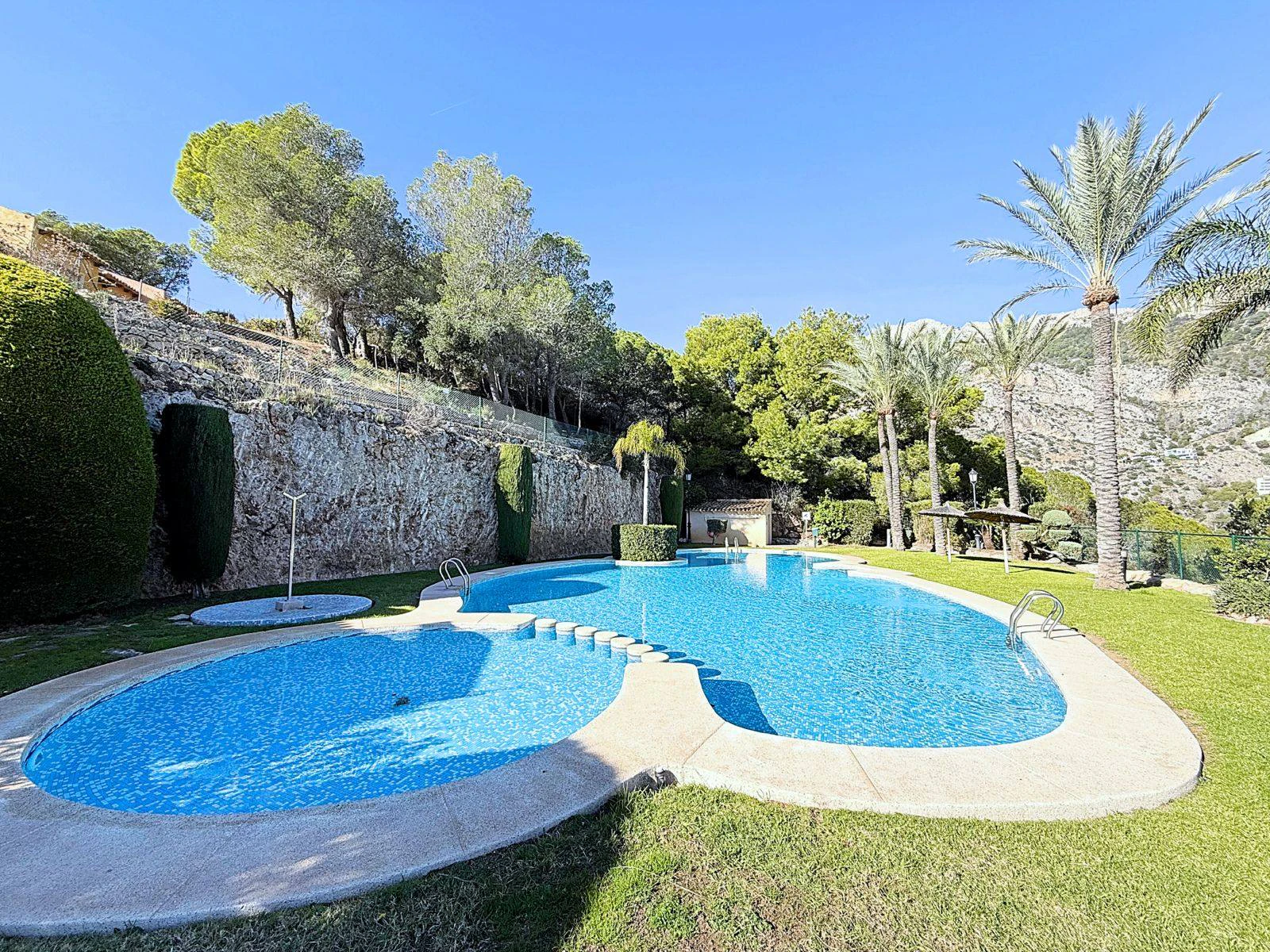 AB433c - Bungalow en venta en Altea Hills – Exclusiva zona con vistas al mar