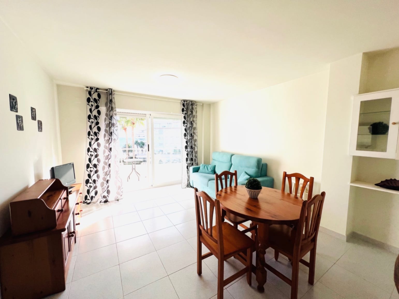 A great little apartment on the beachfront