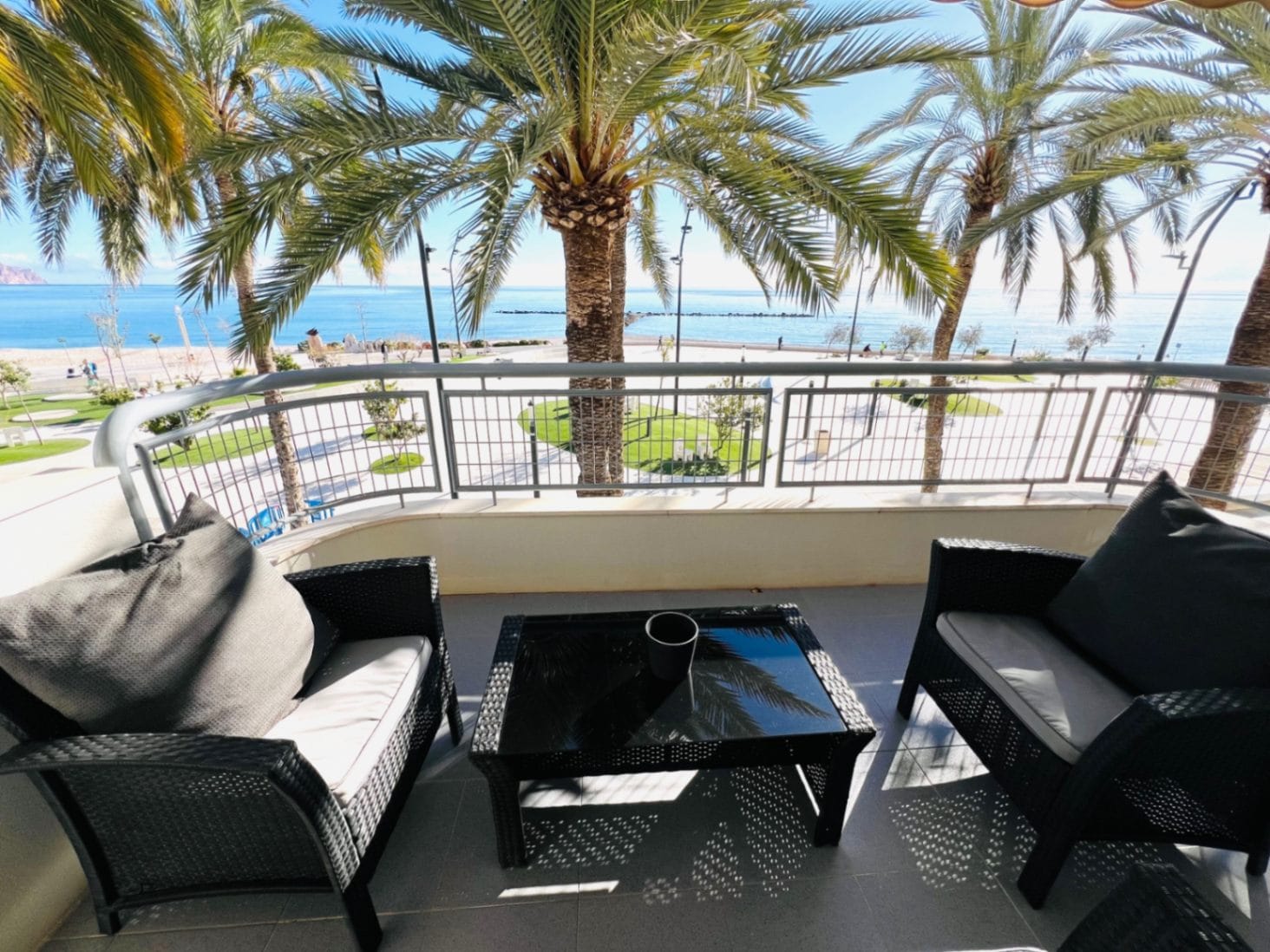 Fantastic apartment on the first line of Altea