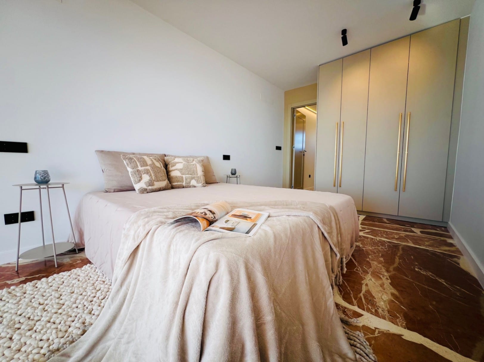Apartment with spectacular panoramic sea views in Altea