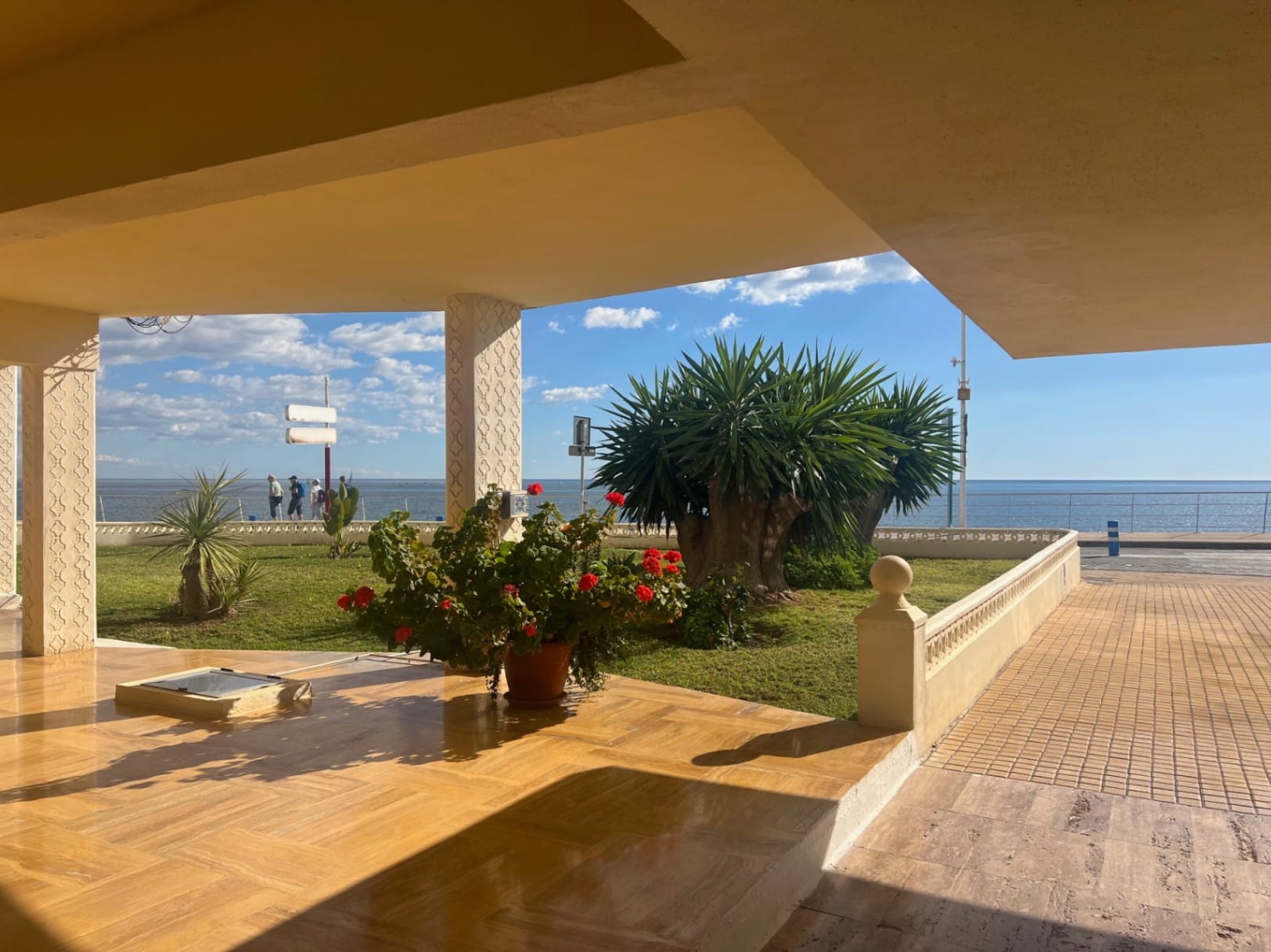 Apartment with spectacular panoramic sea views in Altea