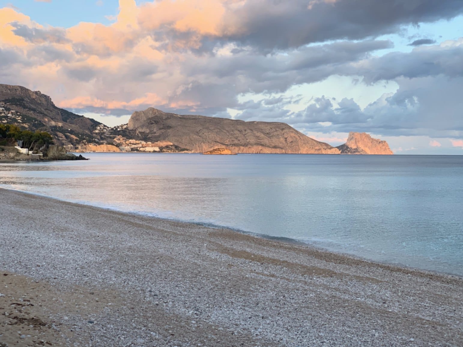 Beautiful beachfront apartment in Altea