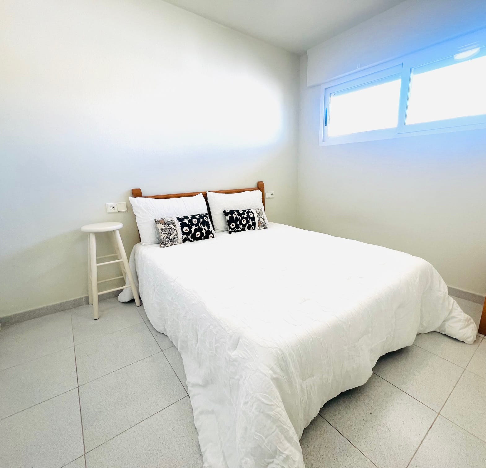 A great little apartment on the beachfront