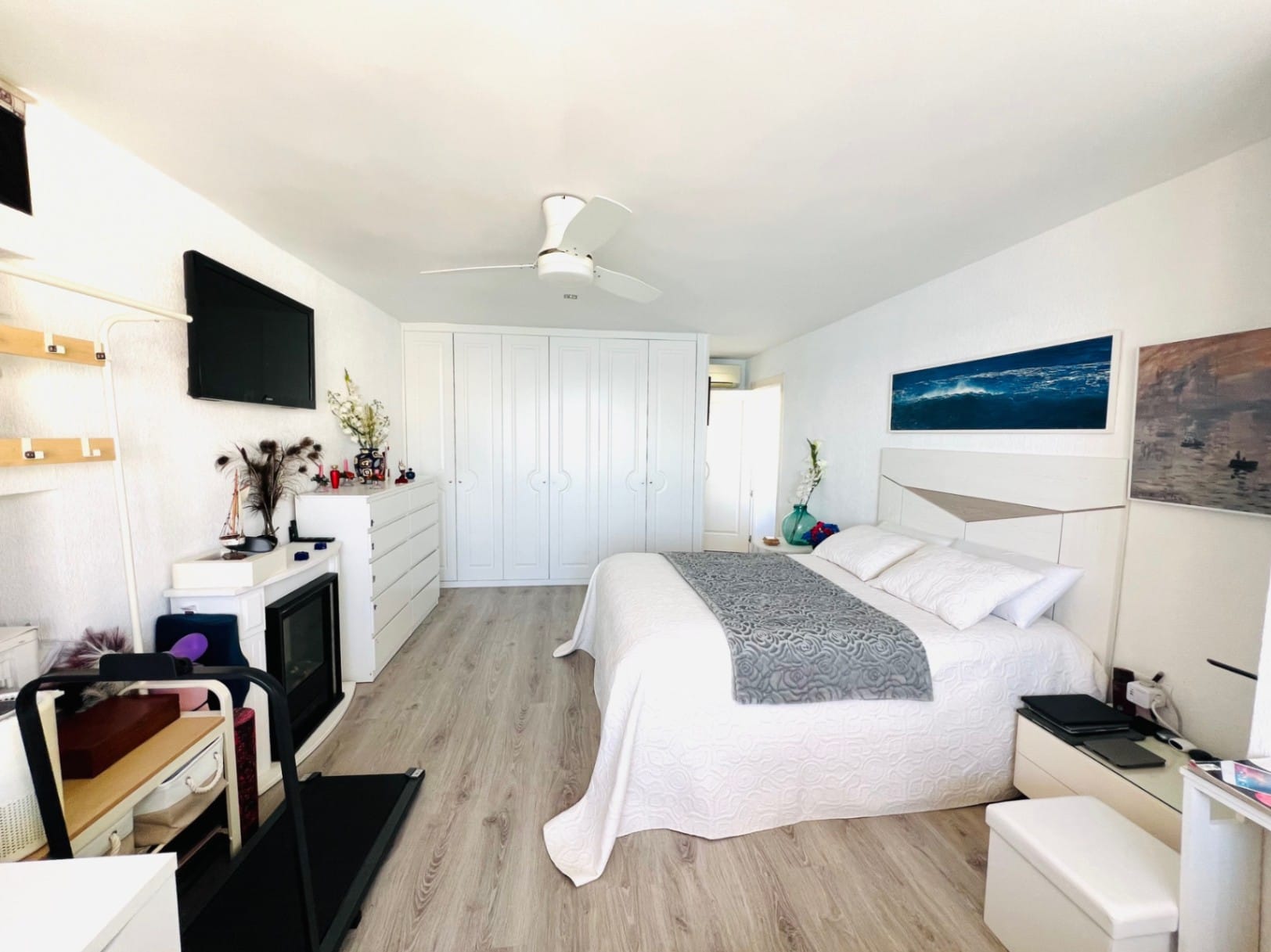 Beautiful beachfront apartment in Altea