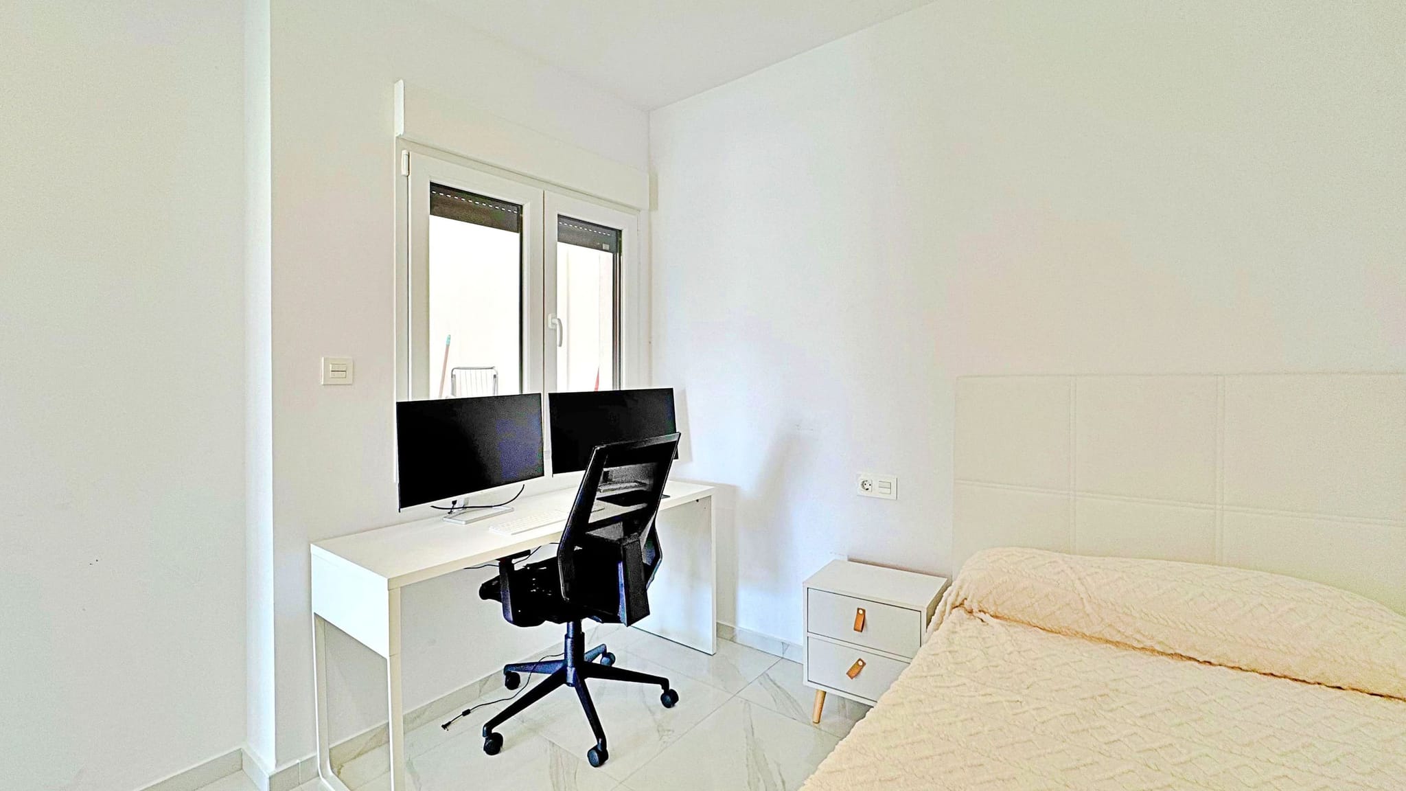 Townhouse in Torrevieja with 3 bedrooms and 3 bathrooms.