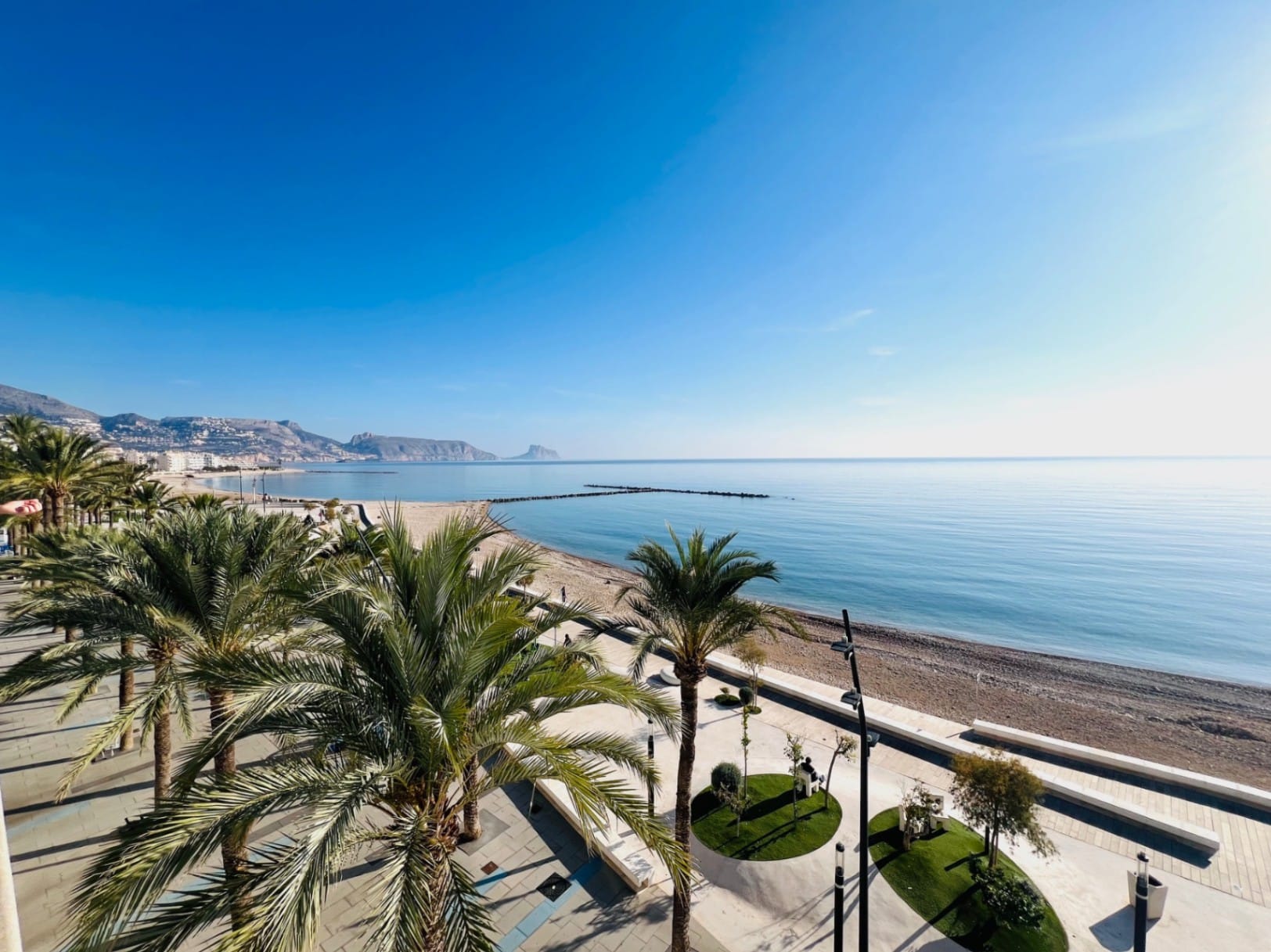 Spectacular apartment on the first line of Altea
