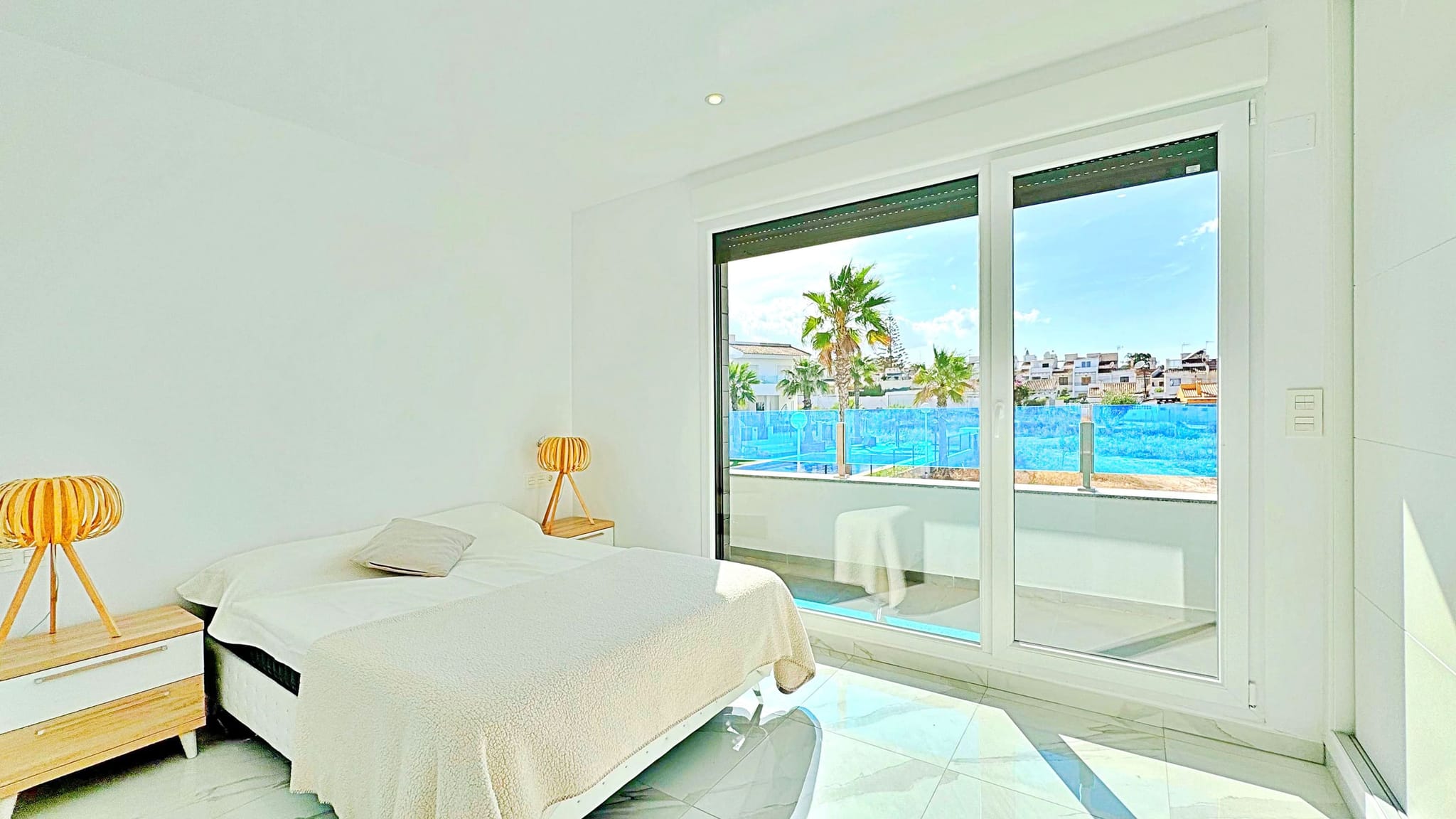 Townhouse in Torrevieja with 3 bedrooms and 3 bathrooms.