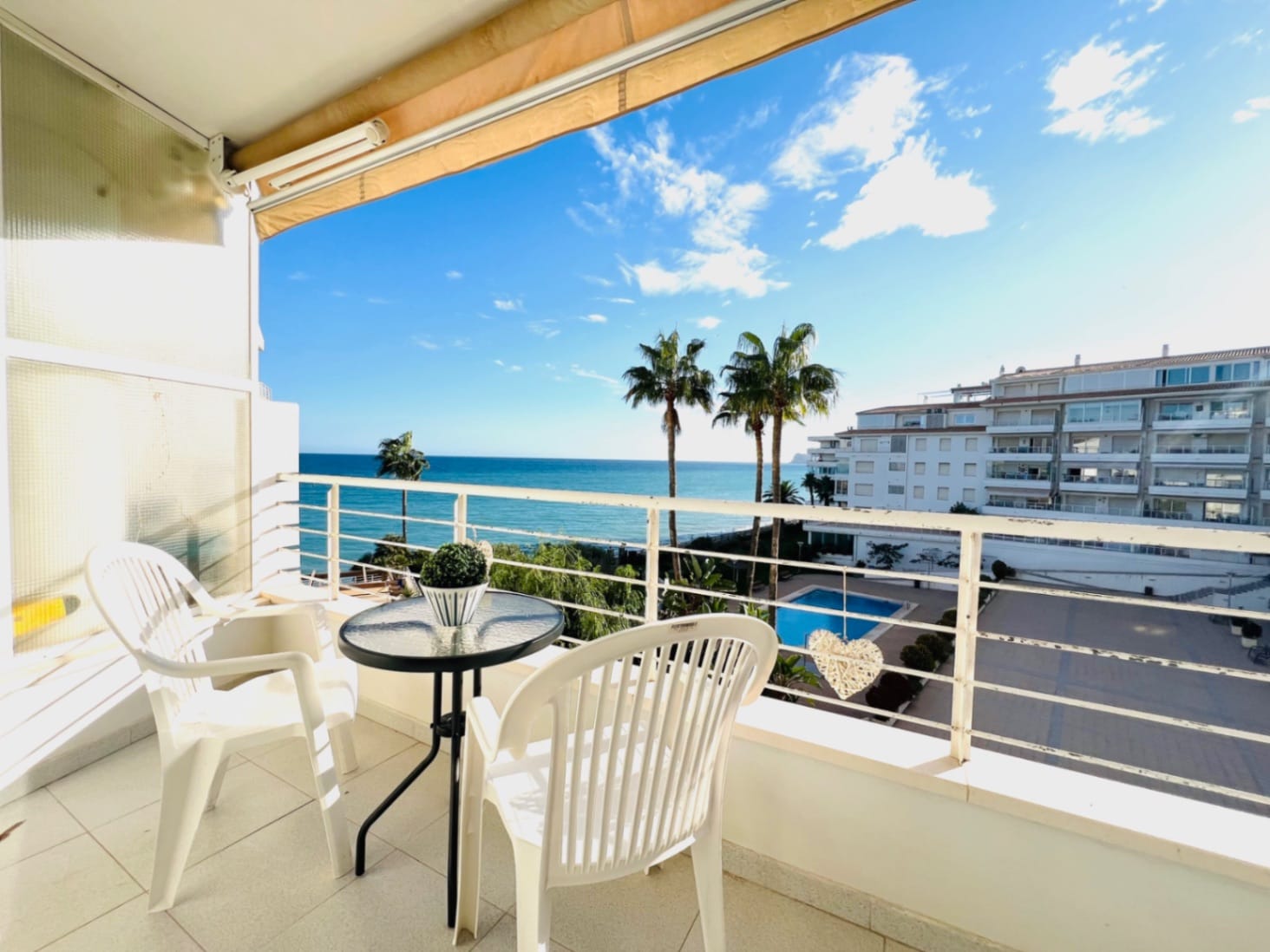 A great little apartment on the beachfront