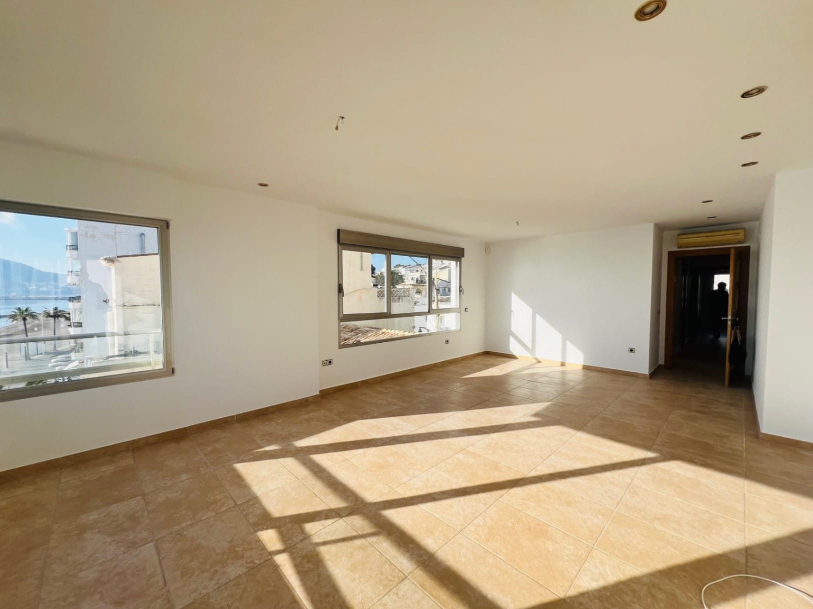 Spectacular apartment on the first line of Altea