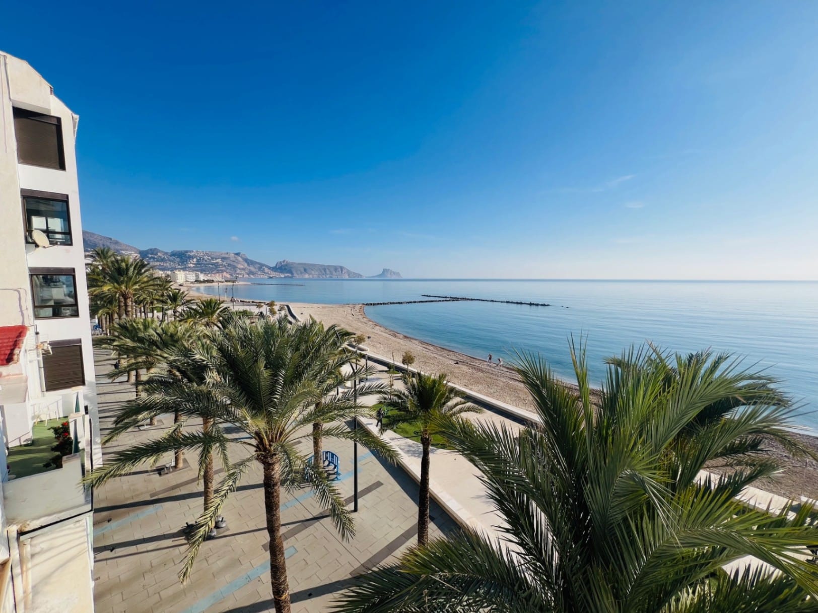 Spectacular apartment on the first line of Altea
