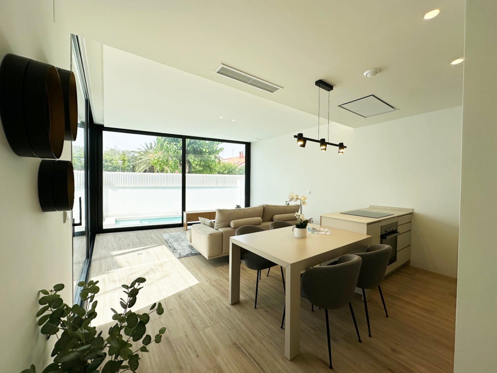 Key-Ready Independent Villa with swimming pool, terrace and solarium – Torre de la Horadada