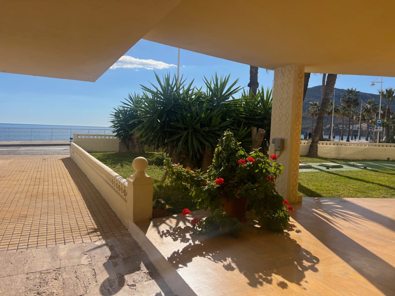 Apartment with spectacular panoramic sea views in Altea