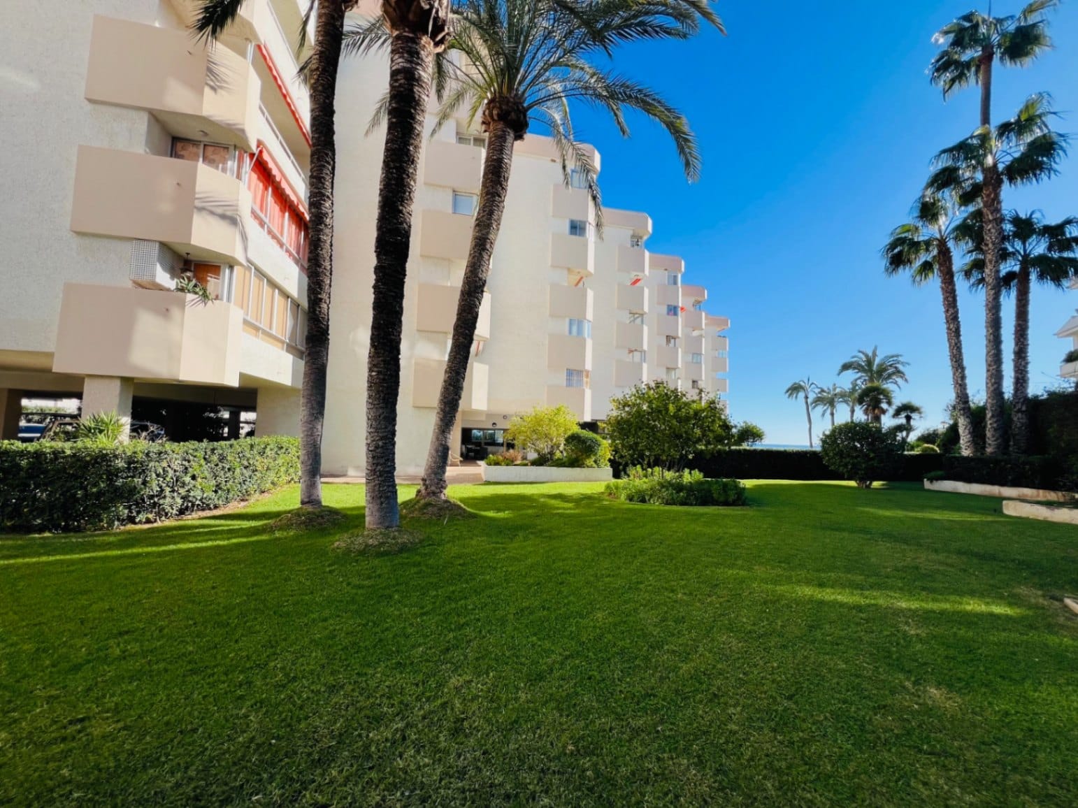 Beautiful beachfront apartment in Altea