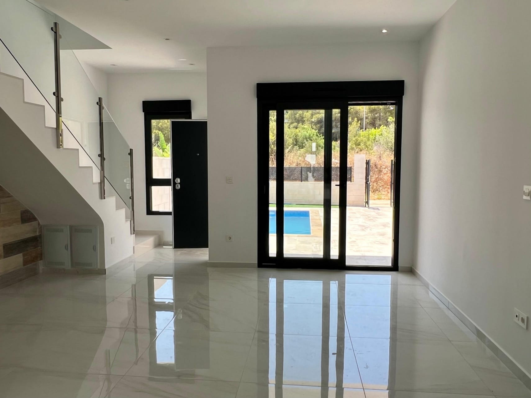 Semi-detached villa with private pool, terrace and solarium, 3 bedrooms, 3 bathrooms in Polop-LAST PROPERTY AVAILABLE, READY TO MOVE IN!!!
